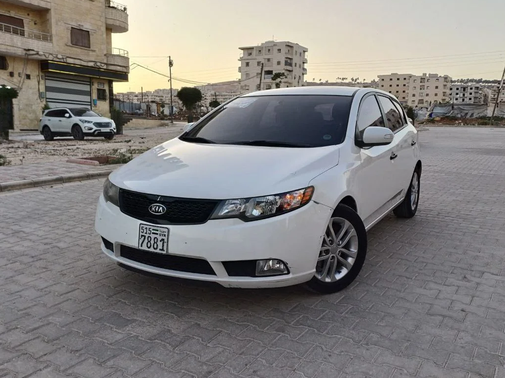 kilometrage car sale kia cerato standard hatchback used 2010 aleppo mb card image