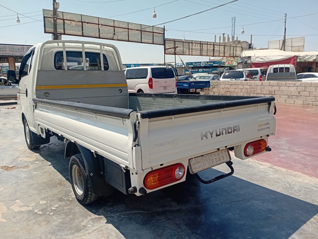 kilometrage car sale porter 2 crdi cargo truck used 2011 aleppo dz image