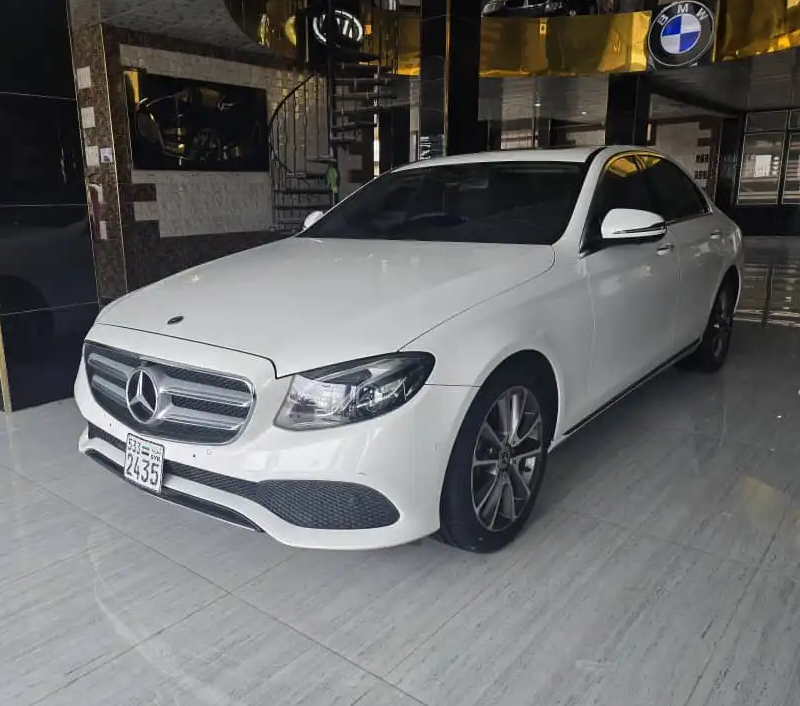 kilometrage car sale mercedes e class e 300 4 matic sedan used 2017 aleppo zo card image
