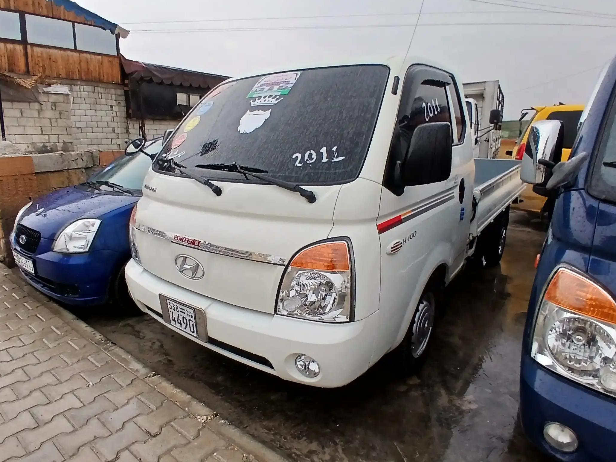 kilometrage car sale hyundai porter ii 2 crdi cargo truck used 2011 aleppo xv image