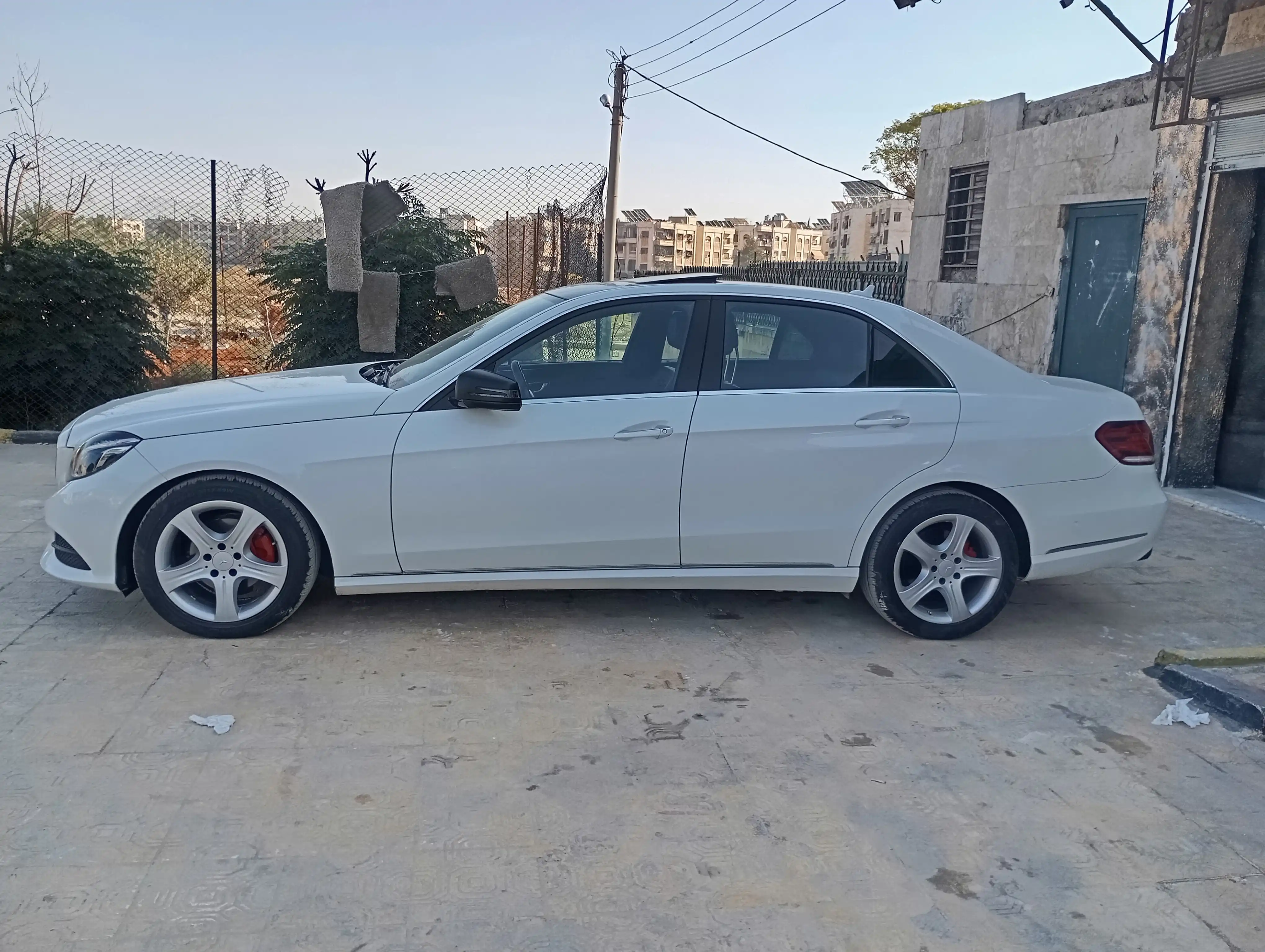 kilometrage car sale mercedes e class e 220 sedan used 2014 aleppo tk image