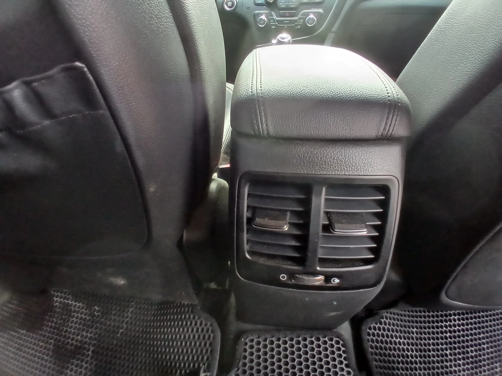 kilometrage car sale kia k5 standard sedan used 2010 aleppo xa image
