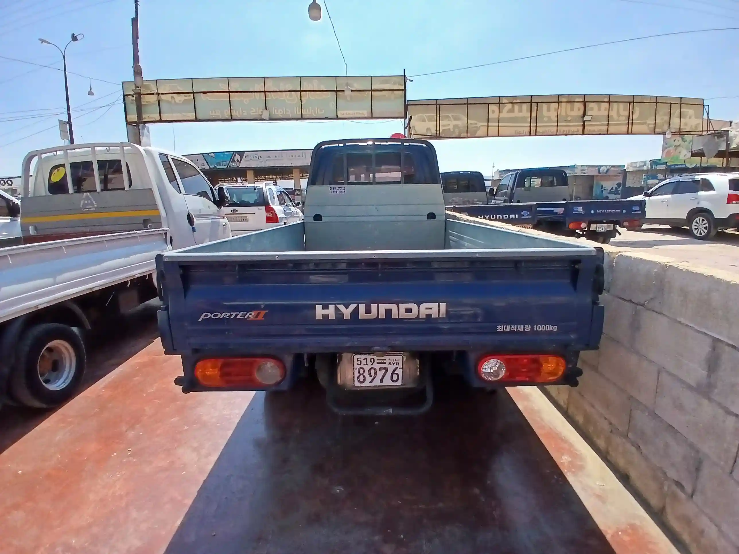 kilometrage car sale hyundai porter 2 crdi cargo truck used 2011 aleppo ry image