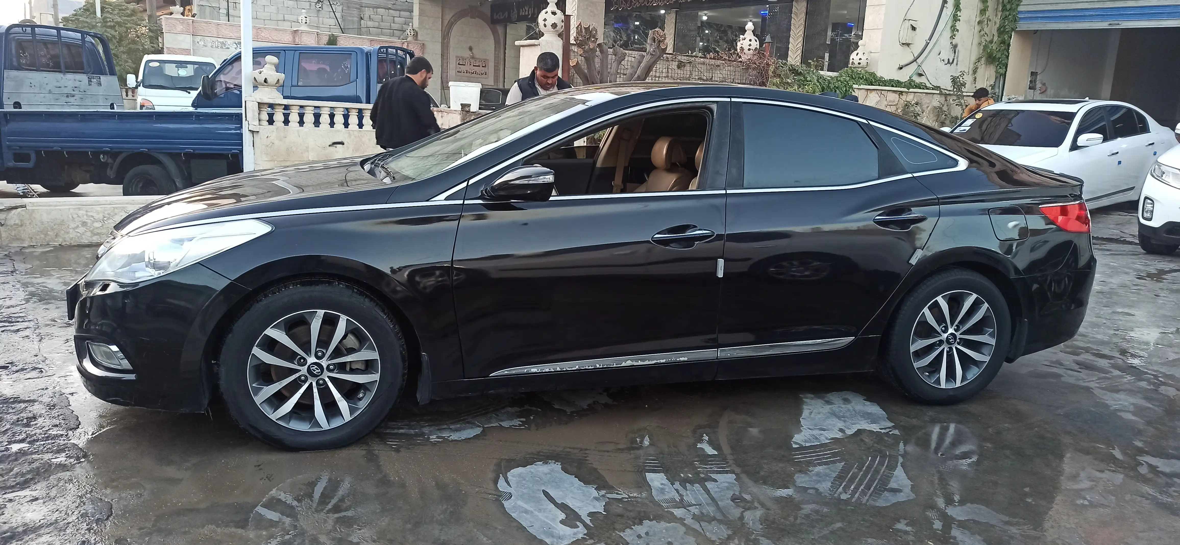 kilometrage car sale hyundai azera se sedan used 2011 rb image