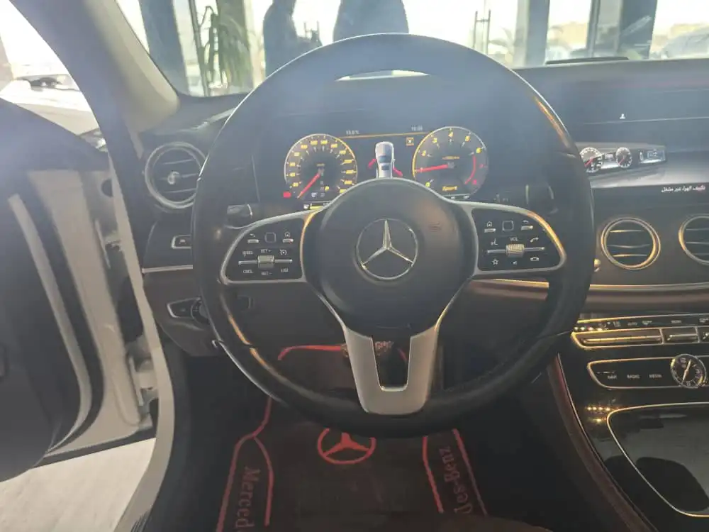 kilometrage car sale mercedes e class e 300 4 matic sedan used 2017 aleppo zo image