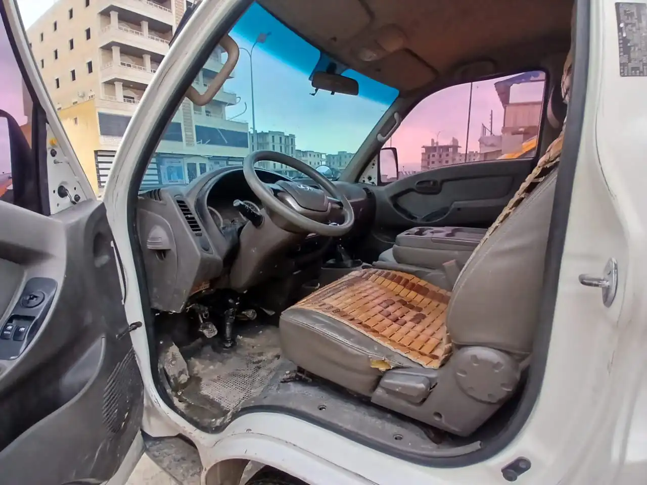 kilometrage car sale hyundai porter ii 2 crdi cargo truck used 2015 aleppo eq image