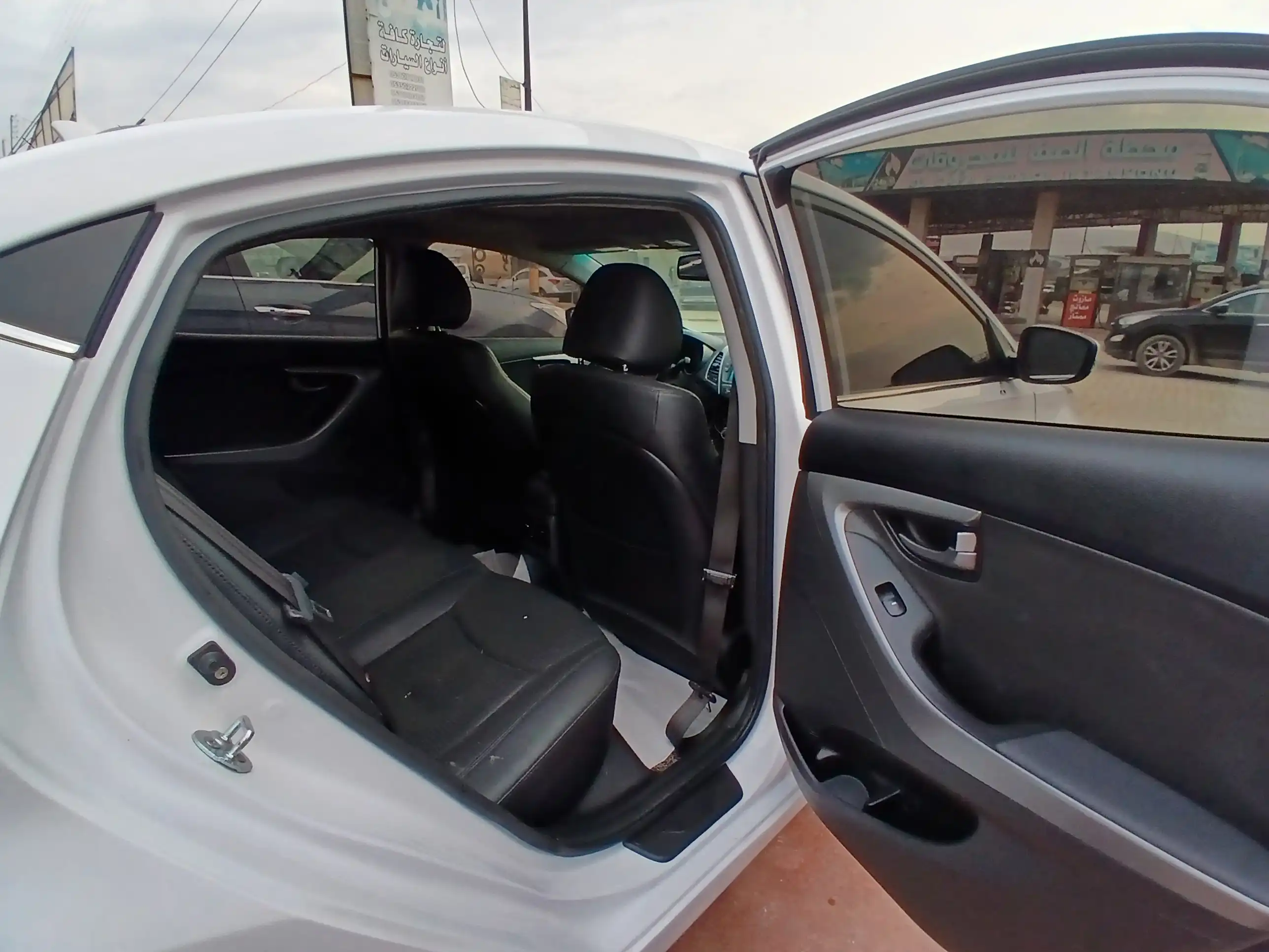 kilometrage car sale hyundai avante standard sedan used 2015 aleppo gm image