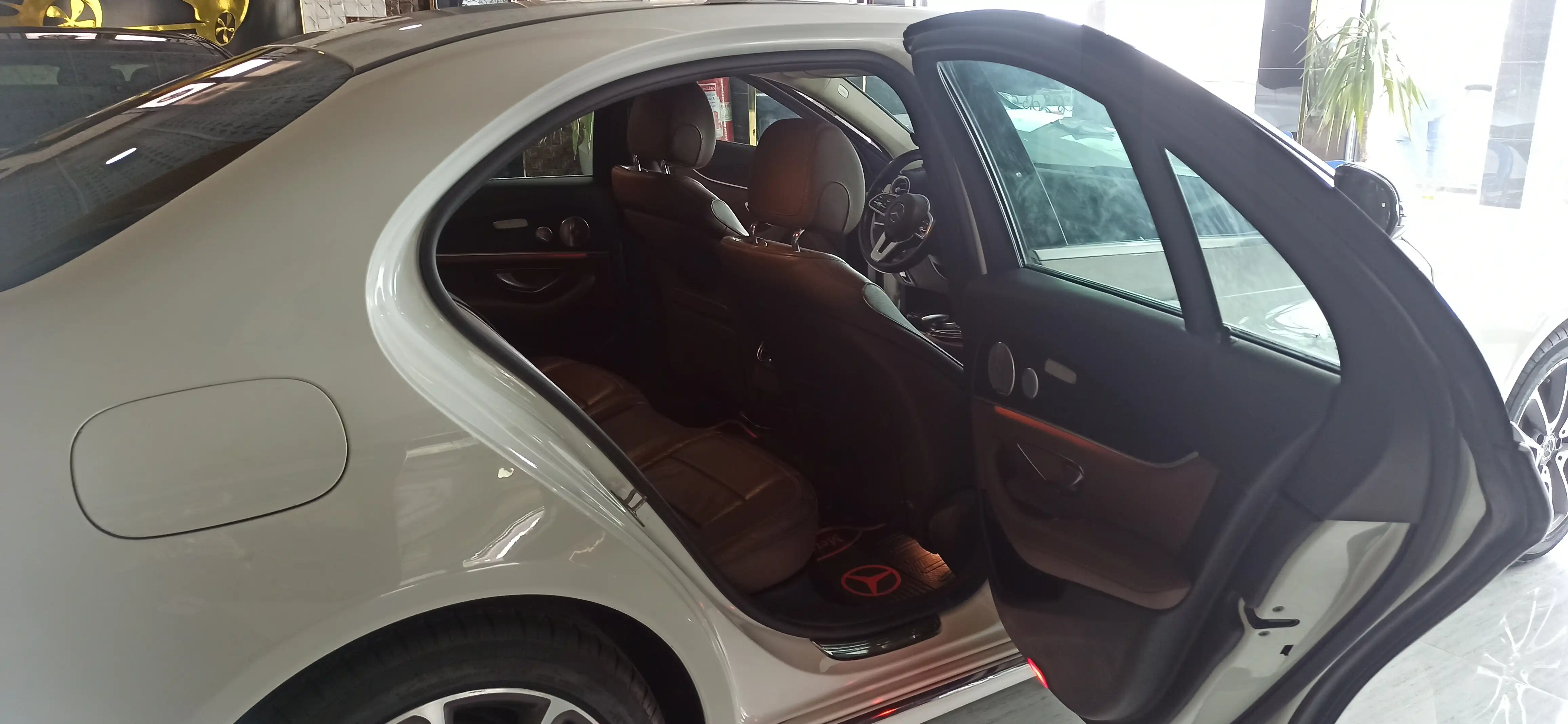 kilometrage car sale mercedes e class 300e 4matic sedan 2019 aleppo cs image