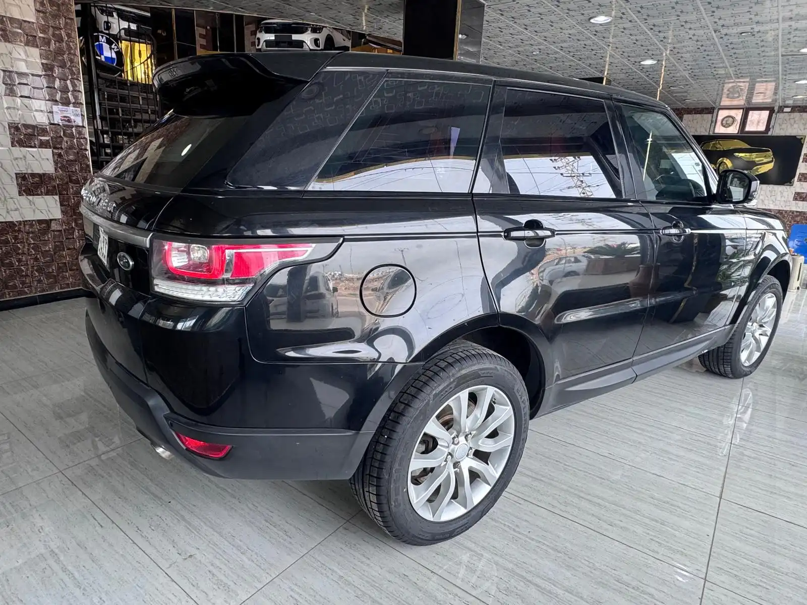 kilometrage car sale land rover range rover sport hse suv used 2013 ow image