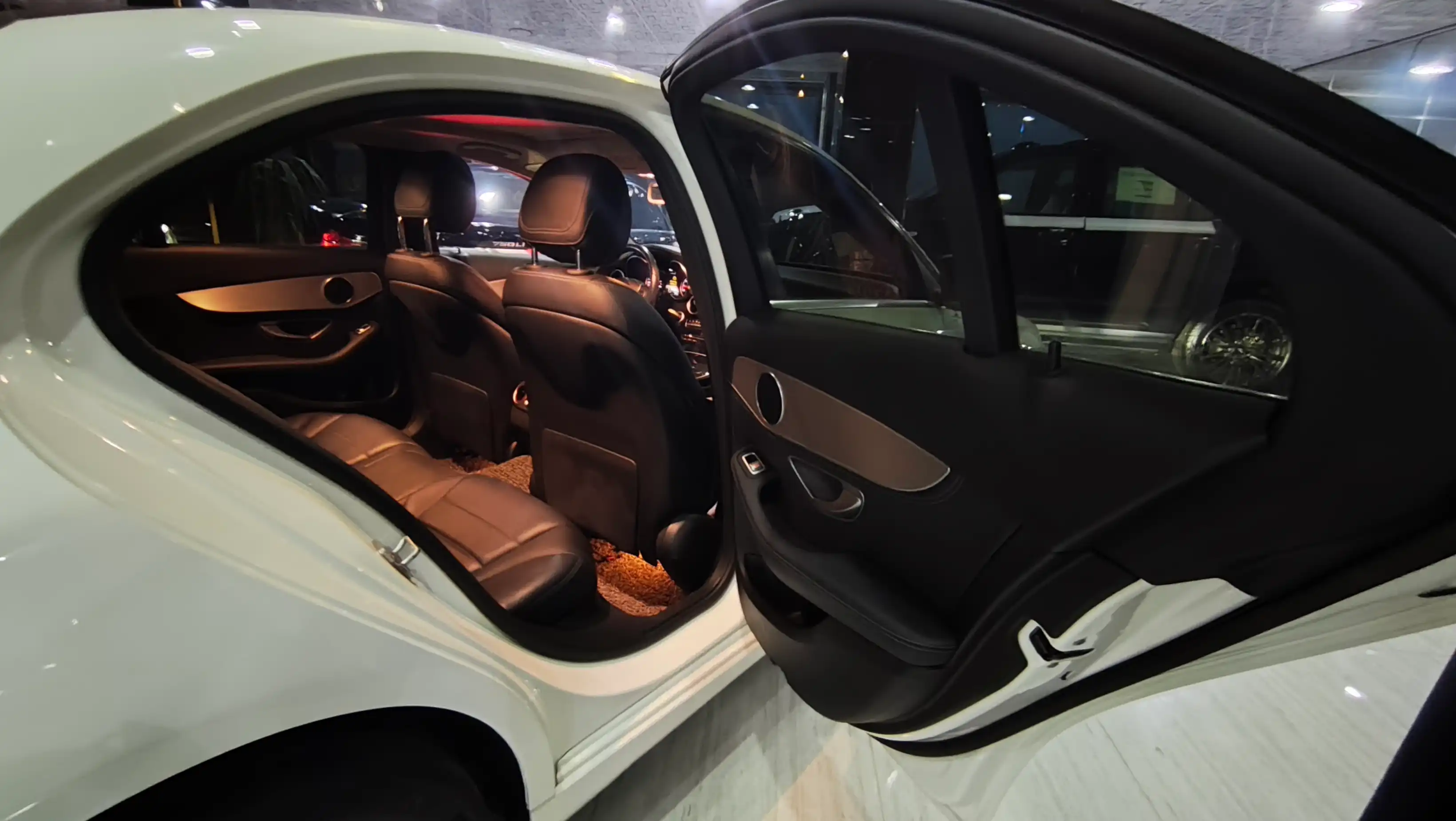 kilometrage car sale mercedes c class 200 sedan used 2015 aleppo hr image