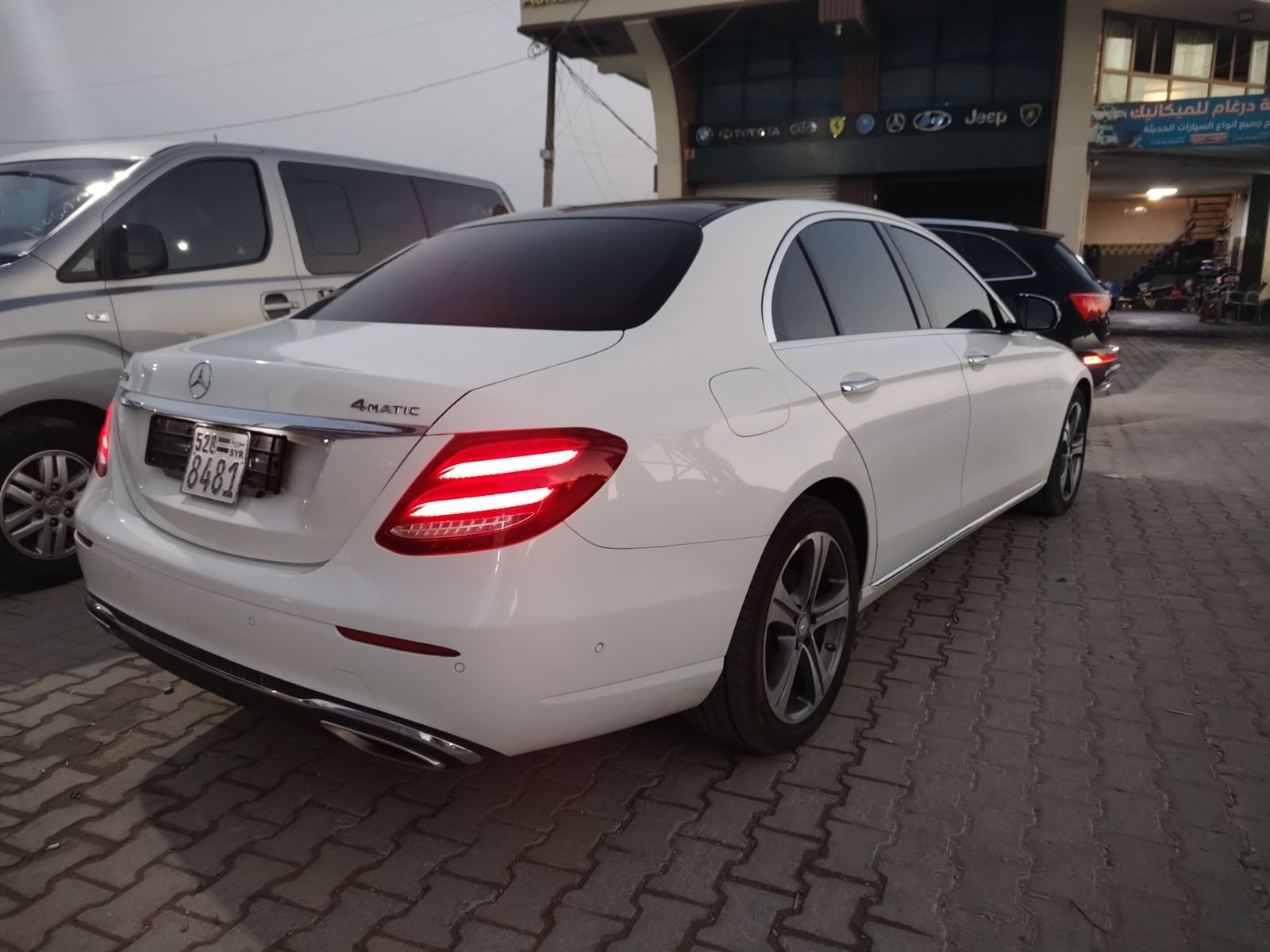 kilometrage car sale mercedes benz e class e 300 4 matic sedan used 2017 aleppo io image