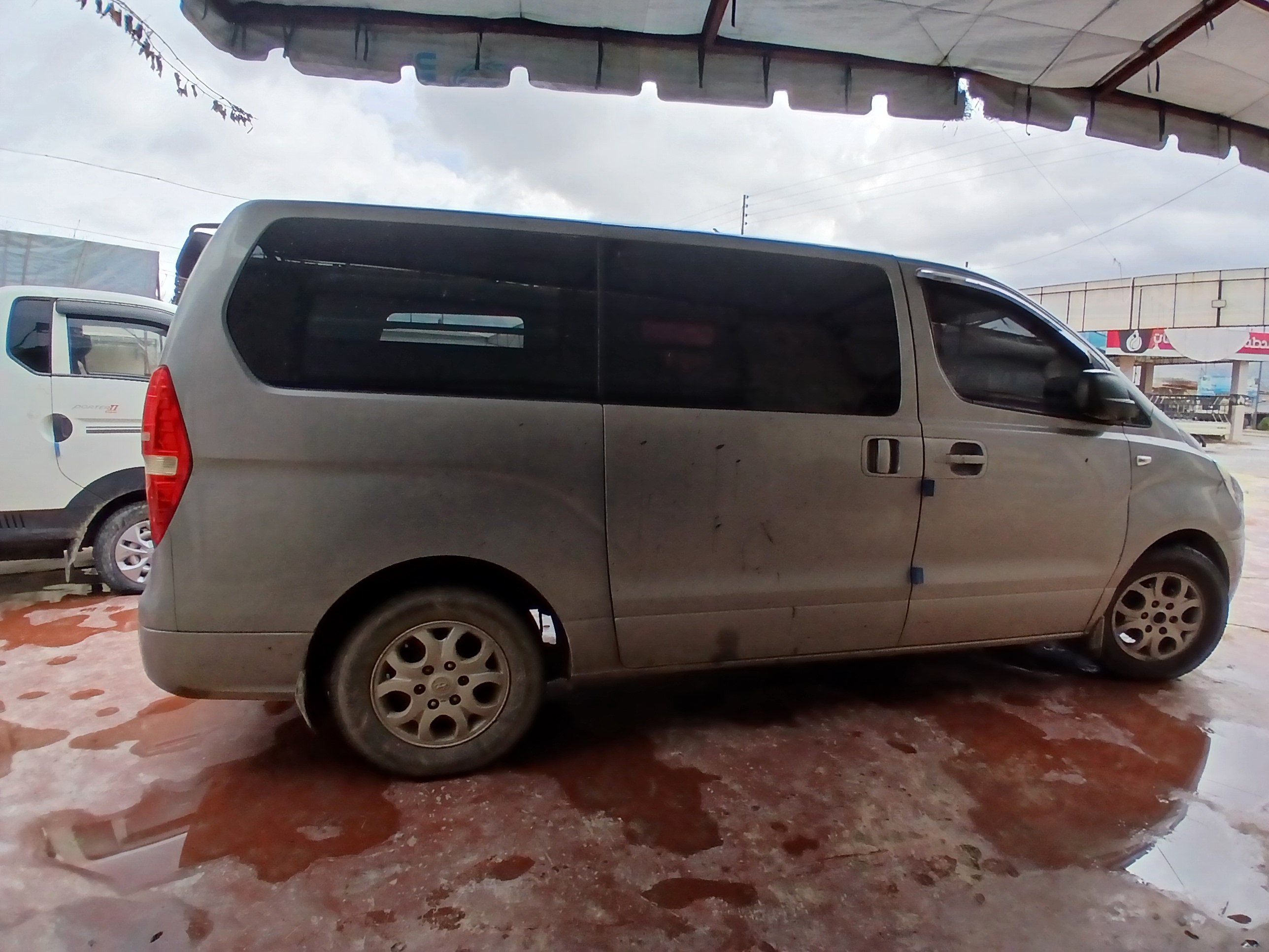 kilometrage car sale hyundai grand starex cvx van used 2011 aleppo qf image