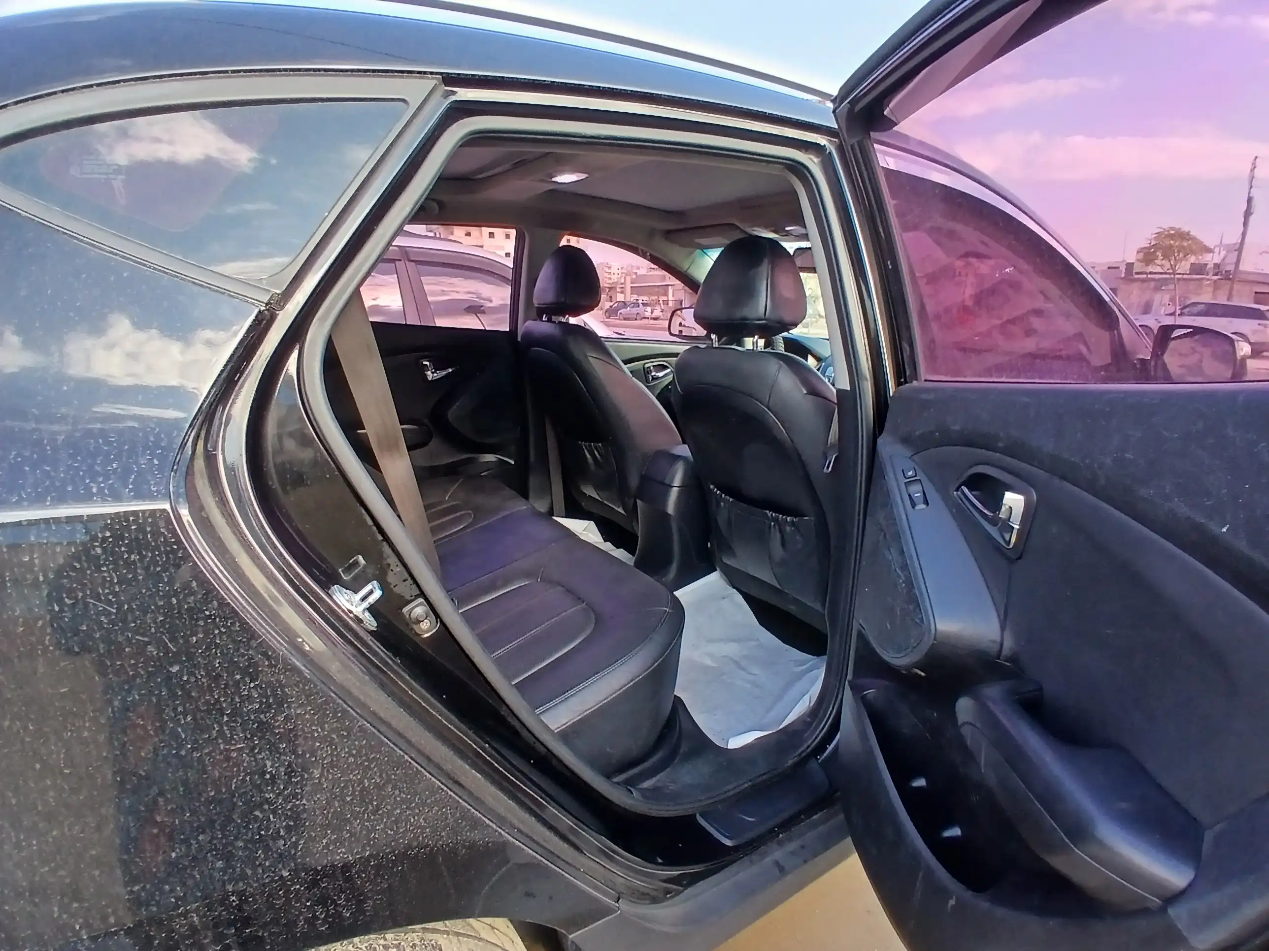 kilometrage car sale hyundai tucson lx20 evgt suv used 2011 bo image