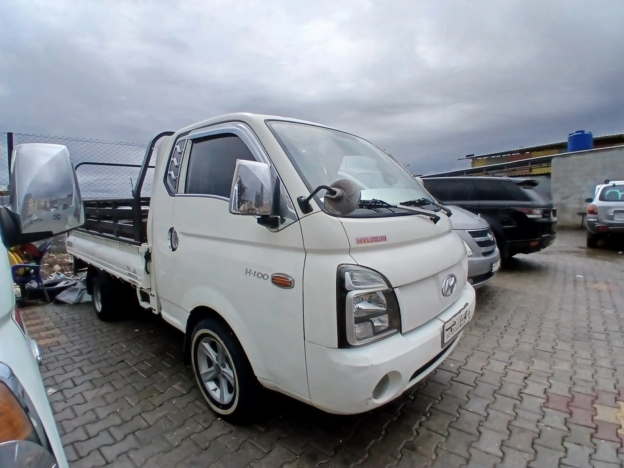 kilometrage car sale hyundai porter ii 2 crdi cargo truck used 2010 aleppo vt image