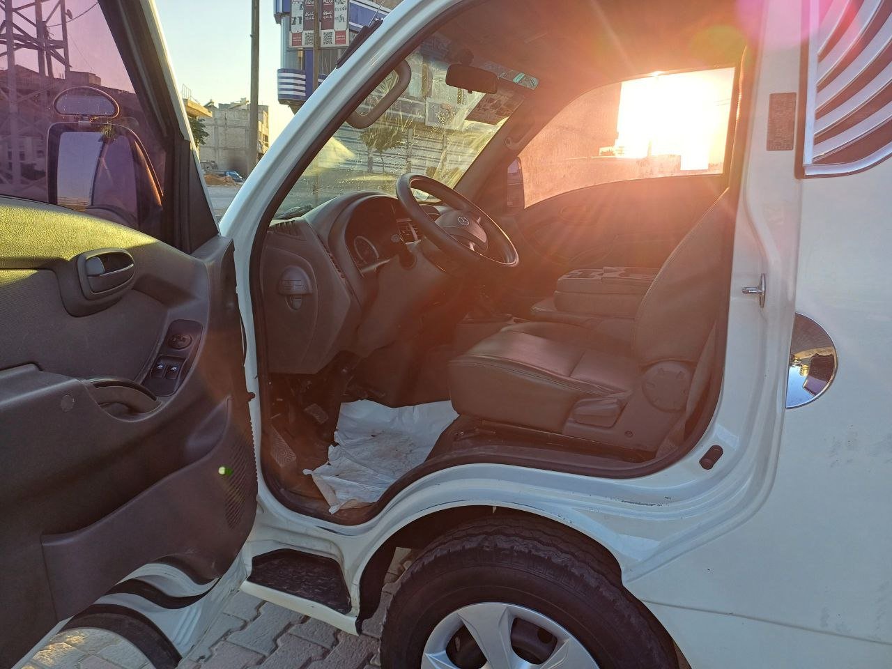 kilometrage car sale hyundai porter 2 crdi cargo truck used 2015 aleppo oq image