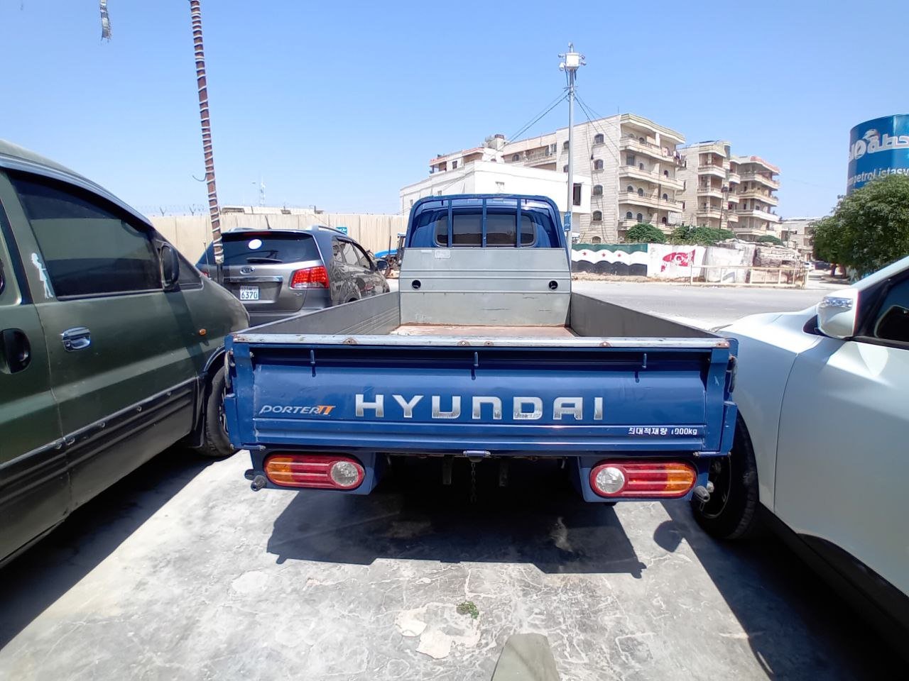 kilometrage car sale hyundai porter 2 crdi cargo truck used 2011 aleppo pt image