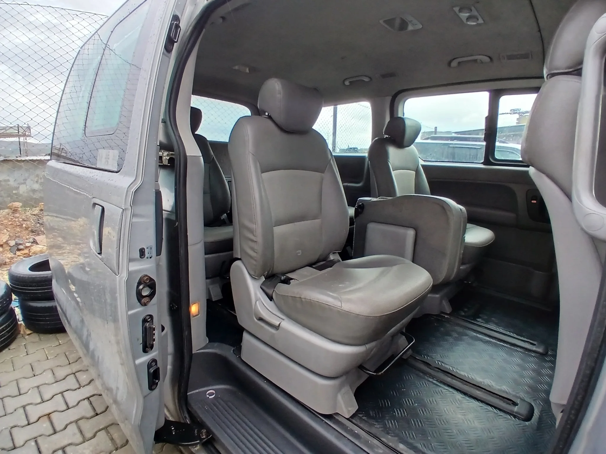 kilometrage car sale hyundai grand starex cvx van used 2011 aleppo cy image
