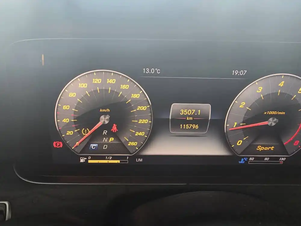 kilometrage car sale mercedes e class e 300 4 matic sedan used 2017 aleppo zo image