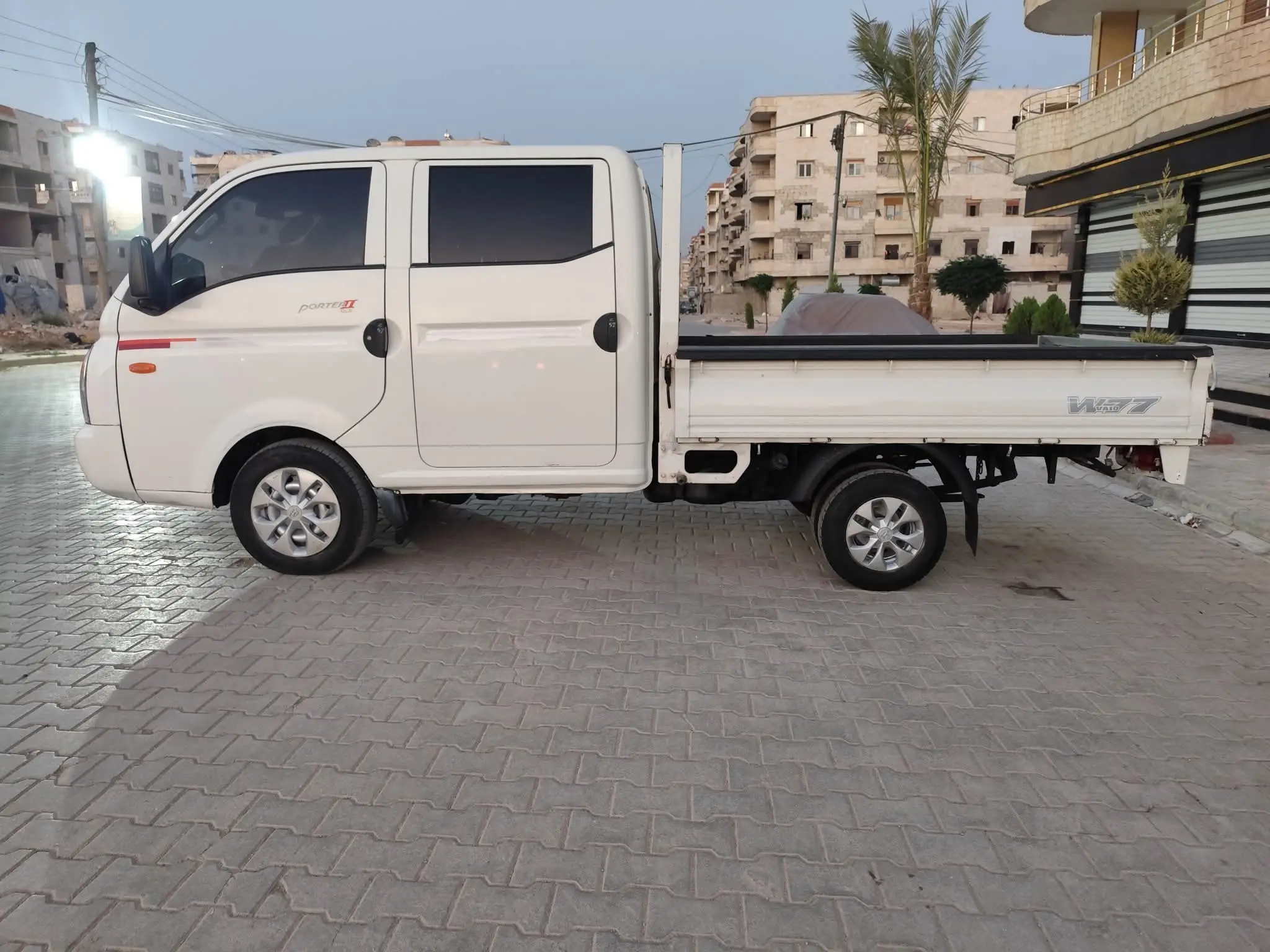 kilometrage car sale hyundai cargo truck used 2009 aleppo ek image