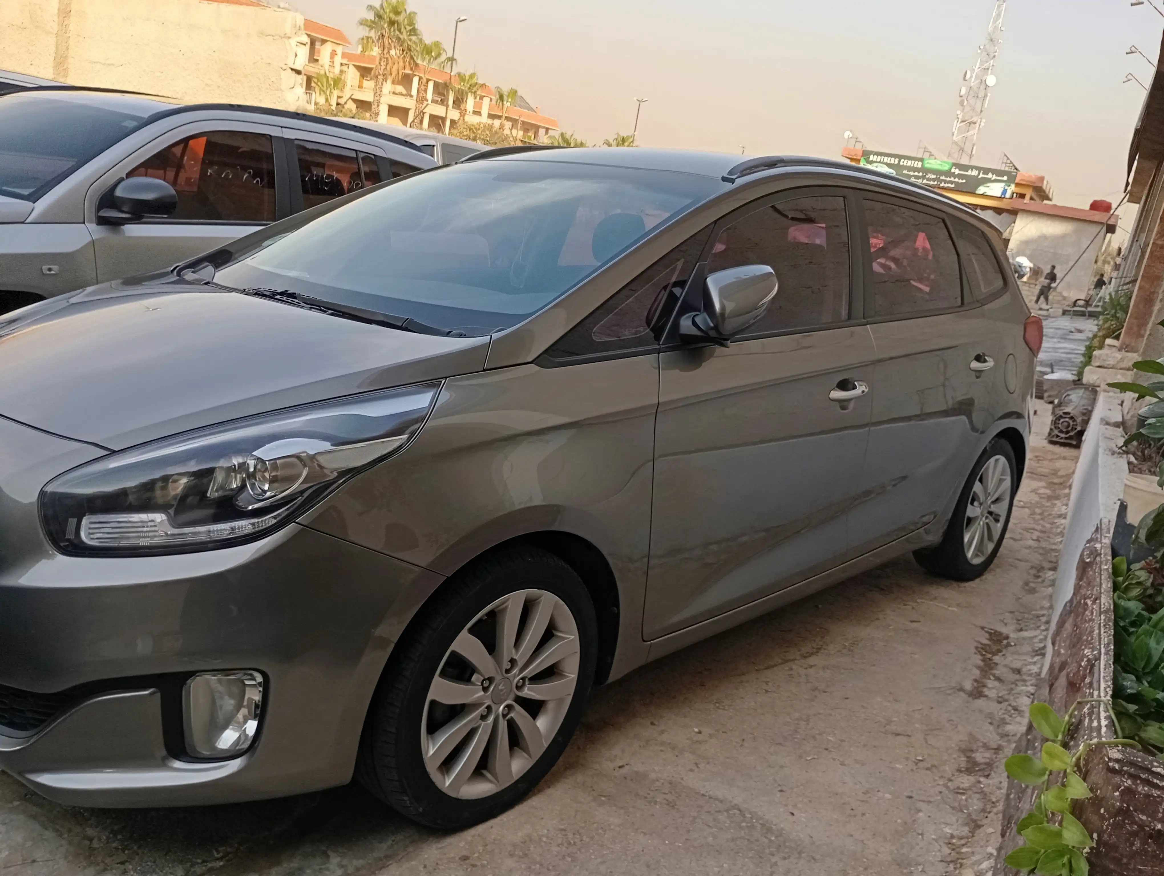 kilometrage car sale kia carens standard hatchback used 2014 aleppo kk image
