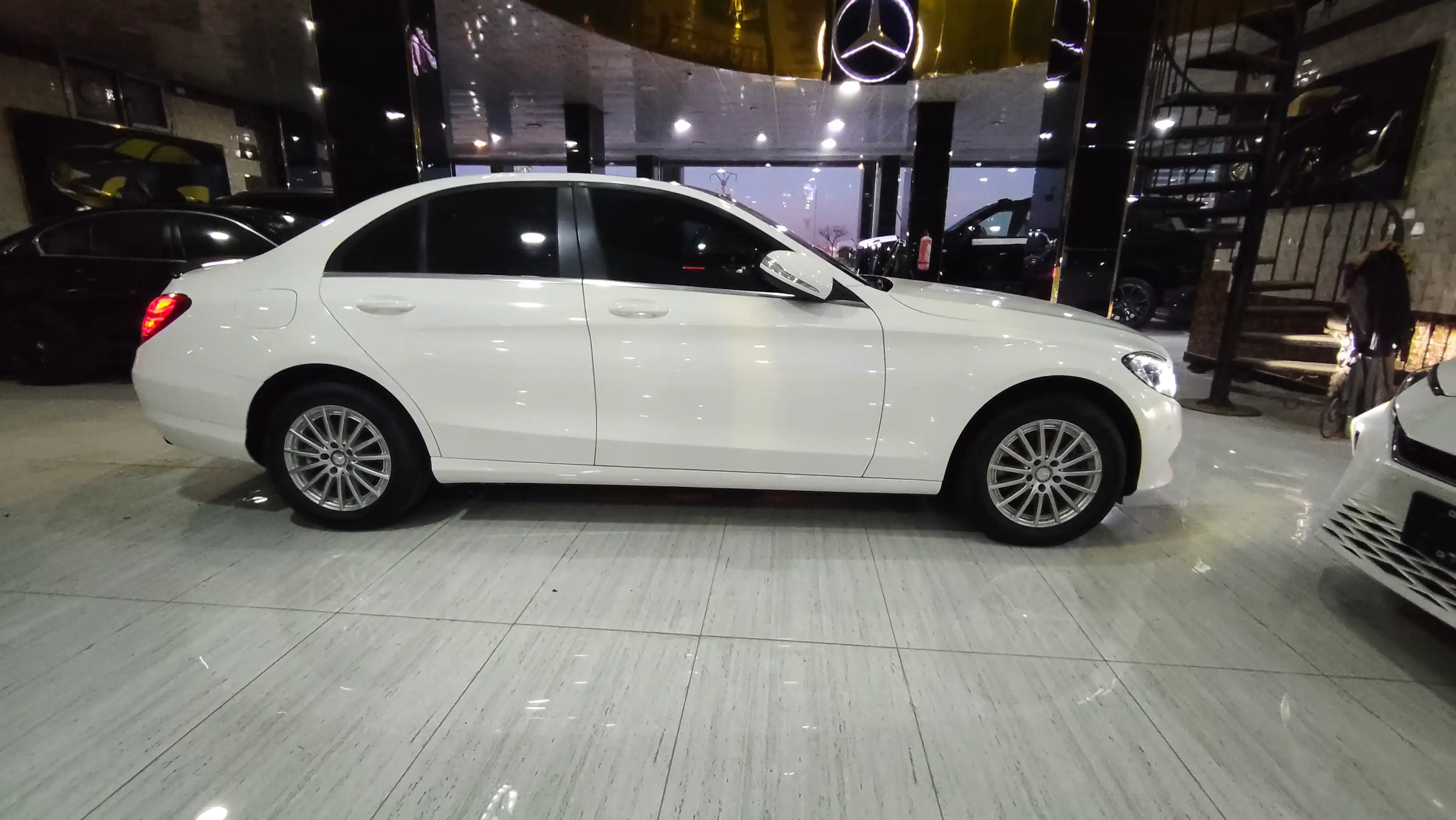 kilometrage car sale mercedes c class 200 sedan used 2015 aleppo hr image