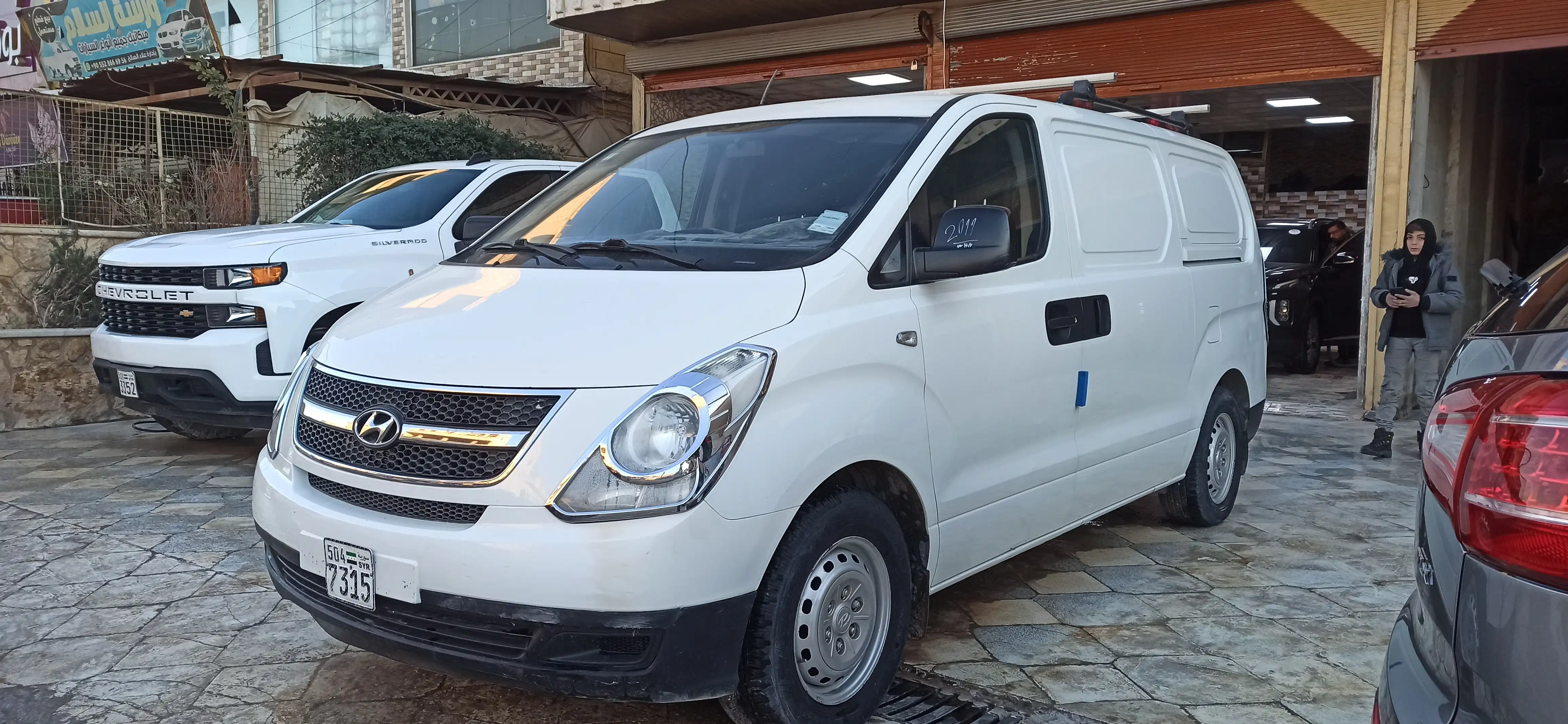 kilometrage car sale hyundai grand starex cvx van used 2011 aleppo wv card image