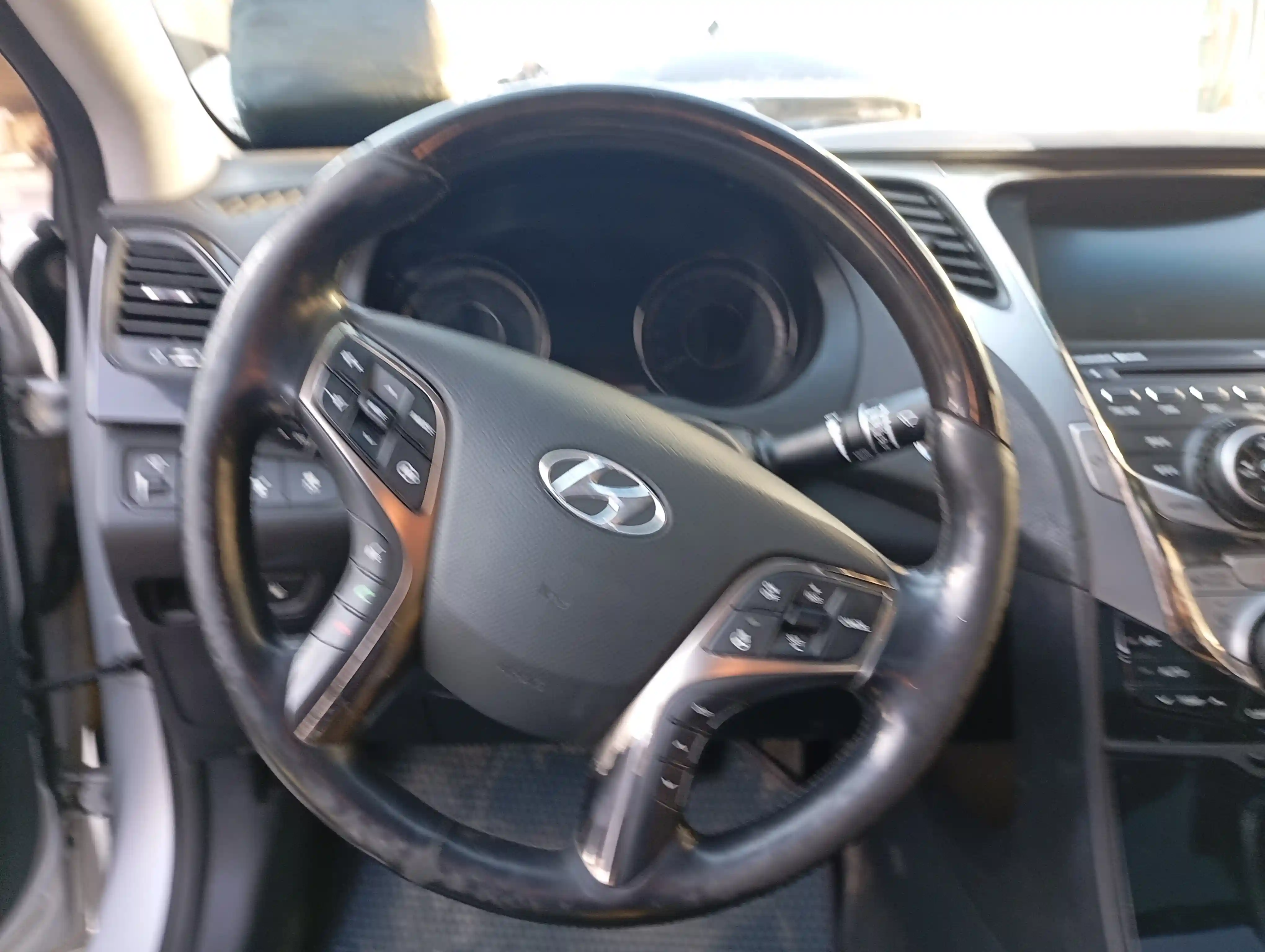 kilometrage car sale hyundai grandeur hg 300 sedan used 2012 aleppo aa image