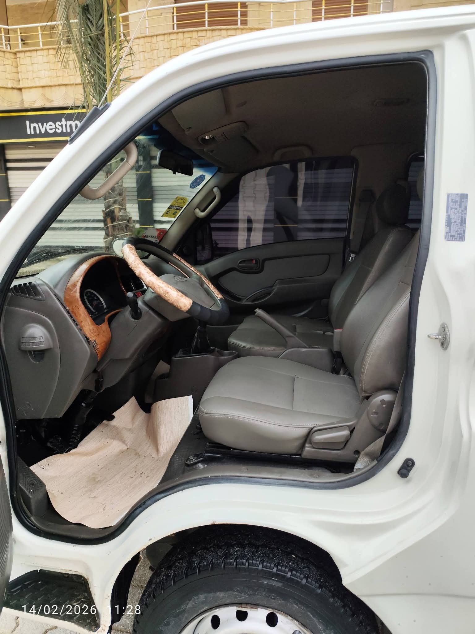 kilometrage car sale hyundai porter ii 2 crdi cargo truck used 2006 aleppo oh image