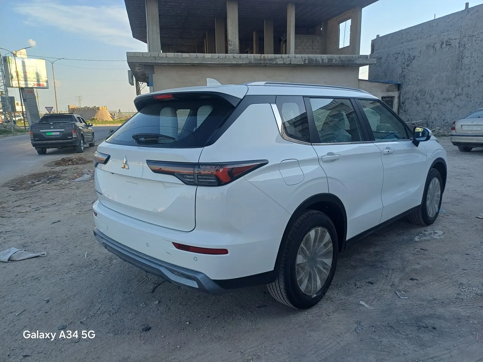 kilometrage car sale mitsubishi outlander es suv new 000007 aleppo rg image