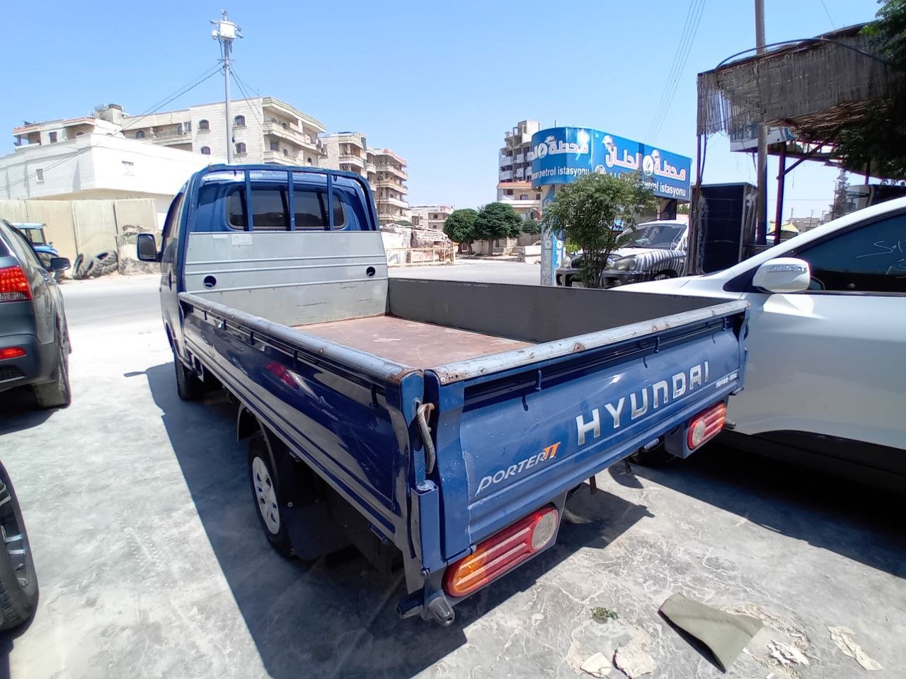 kilometrage car sale hyundai porter 2 crdi cargo truck used 2011 aleppo pt image