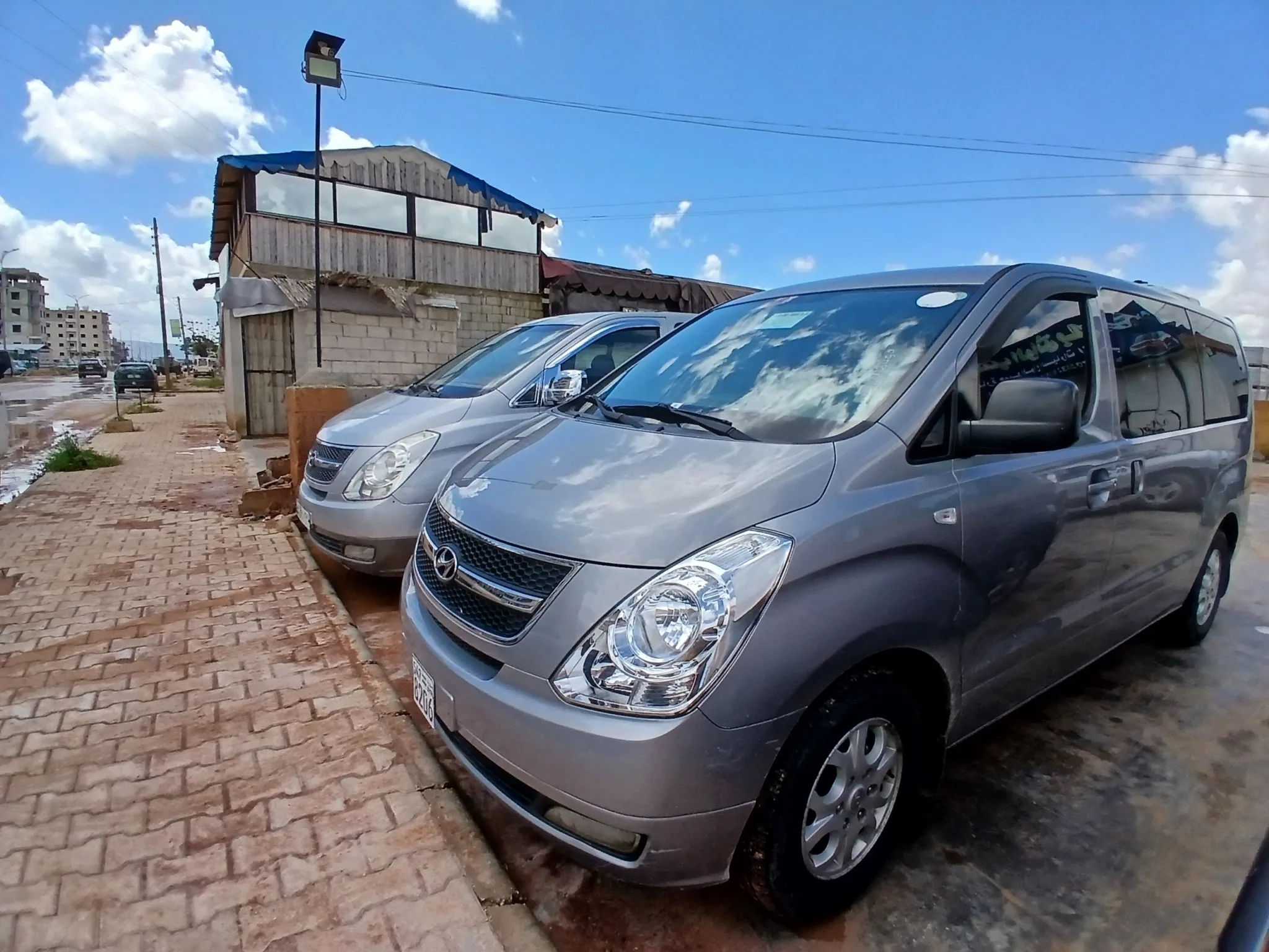 kilometrage car sale hyundai h 1 standard van used 2011 aleppo zw image