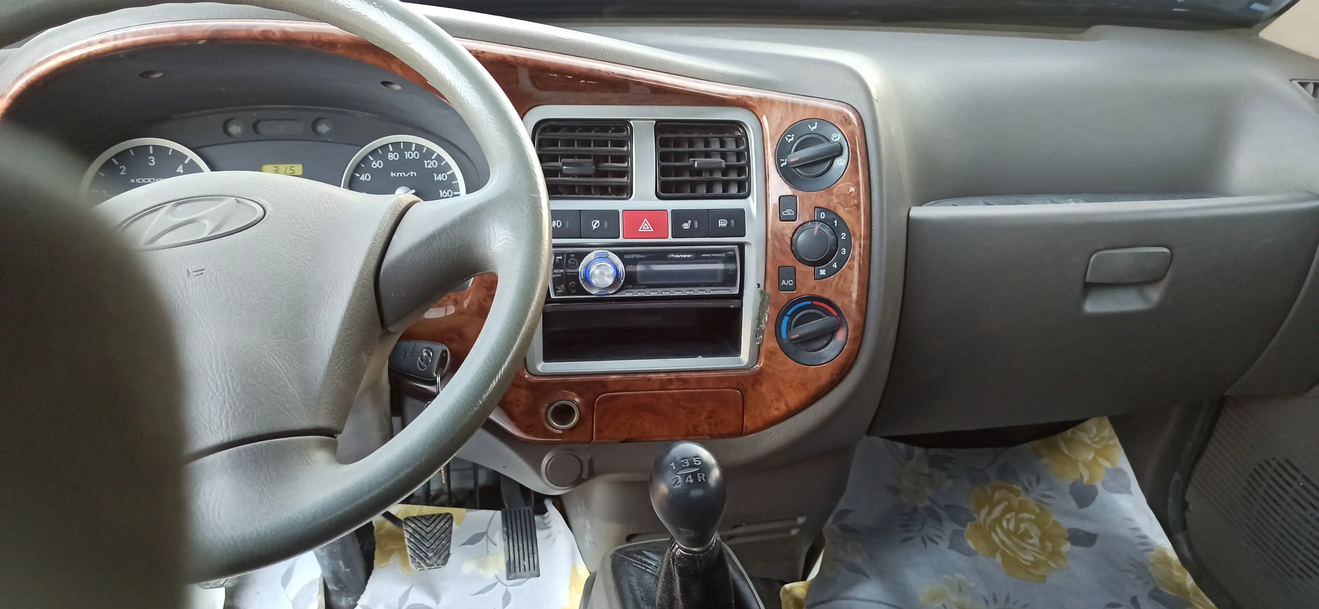 kilometrage car sale hyundai porter ii 2 crdi cargo truck used 2009 aleppo ul image