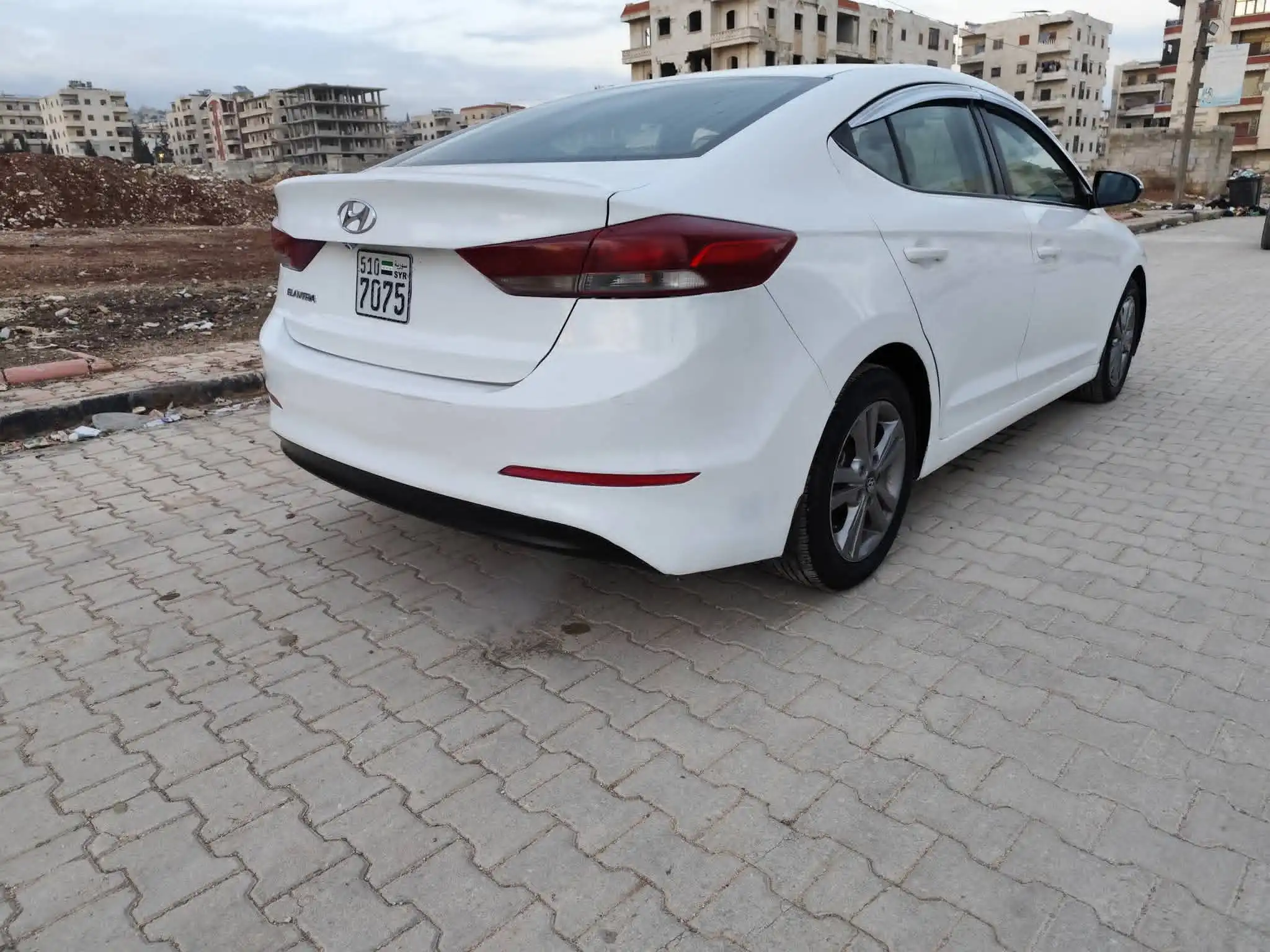 kilometrage car sale hyundai elantra standard sedan used 2017 aleppo wh image