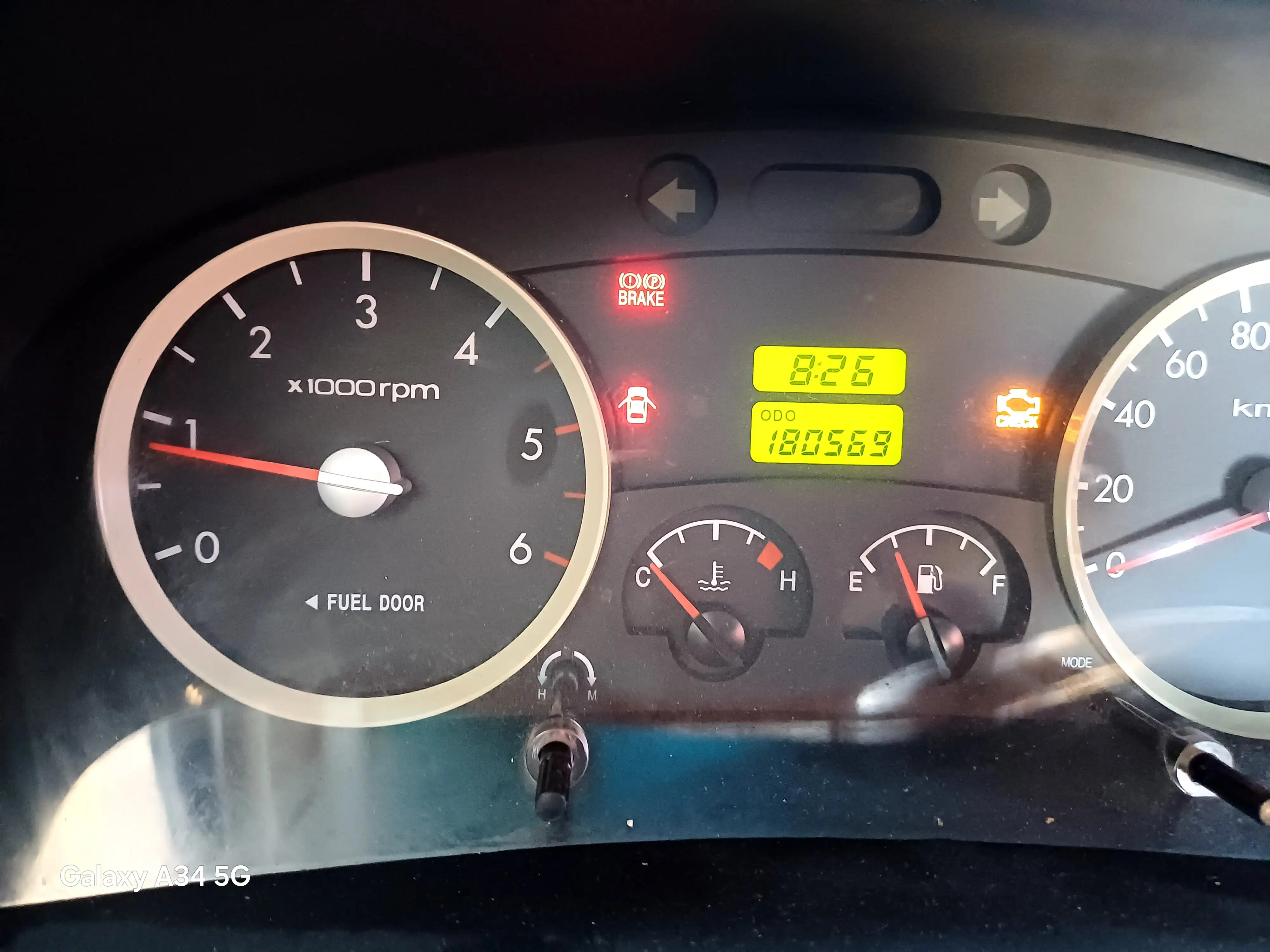 kilometrage car sale hyundai porter 2 crdi cargo truck used 2011 aleppo kq image