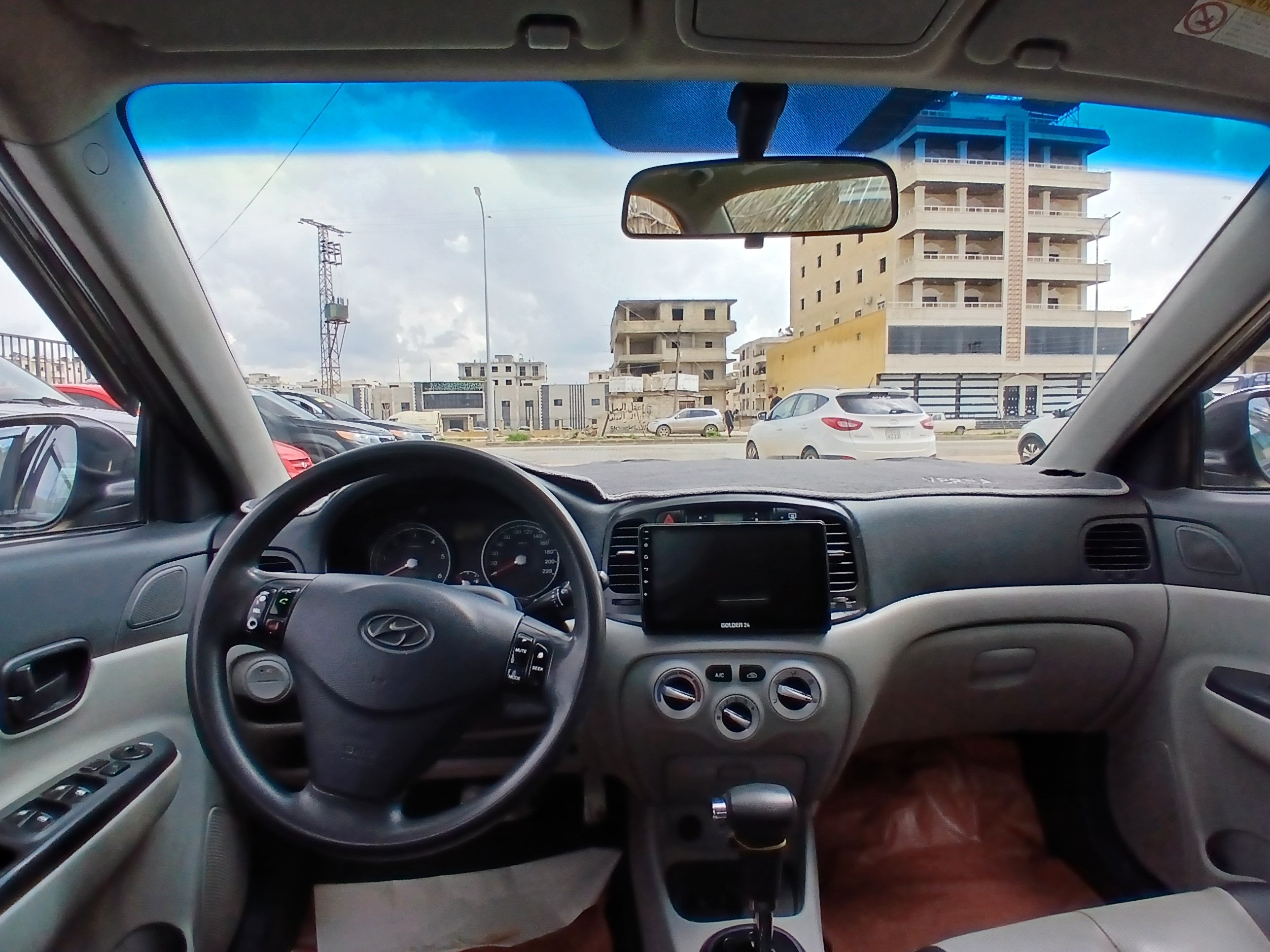 kilometrage car sale hyundai verna crdi sedan used 2010 aleppo rt image