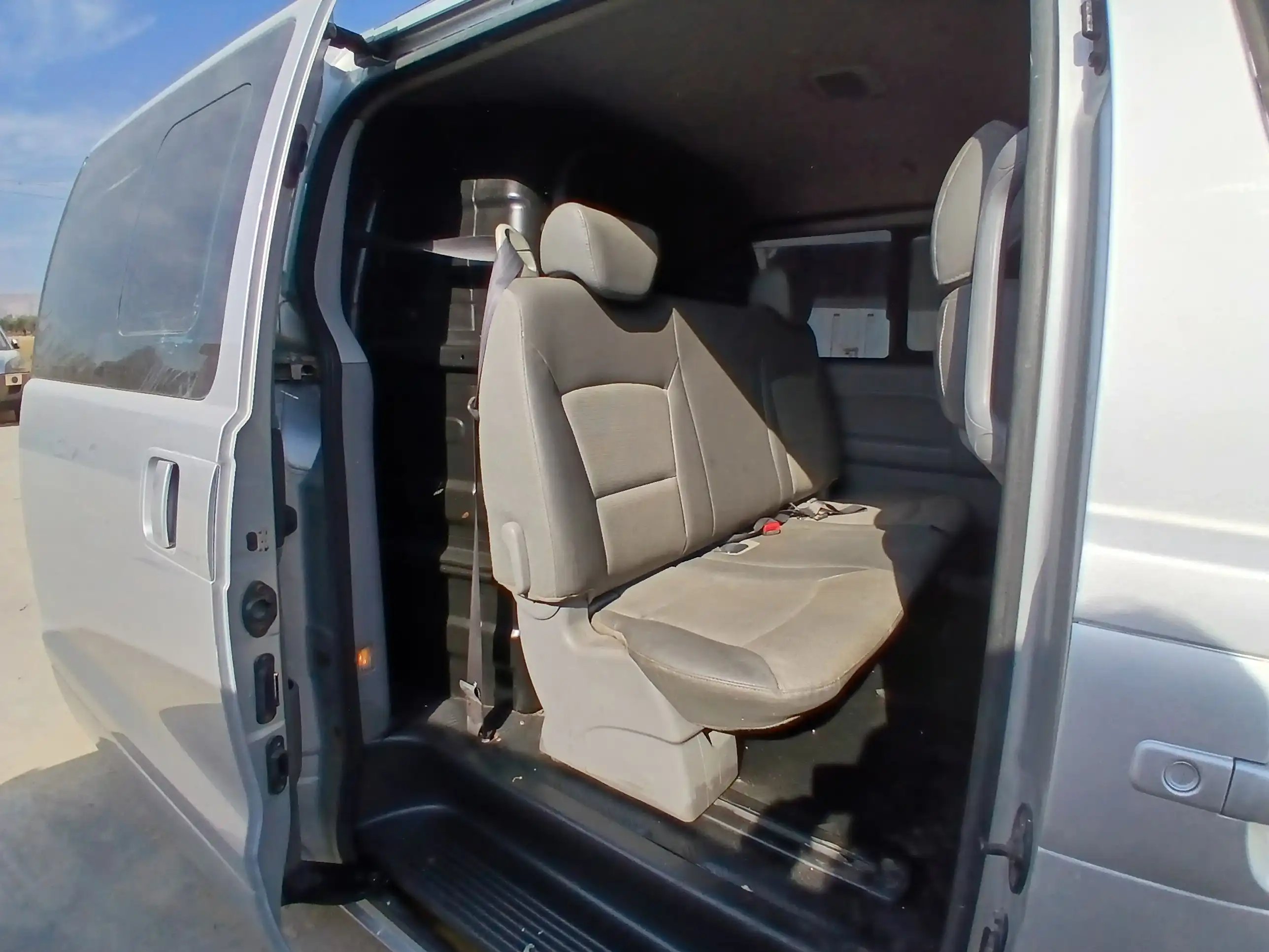 kilometrage car sale hyundai grand starex cvx van used 2010 aleppo nc image