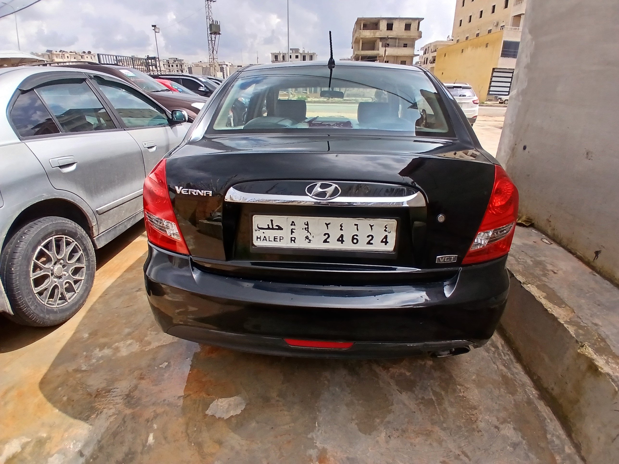 kilometrage car sale hyundai verna crdi sedan used 2010 aleppo rt image
