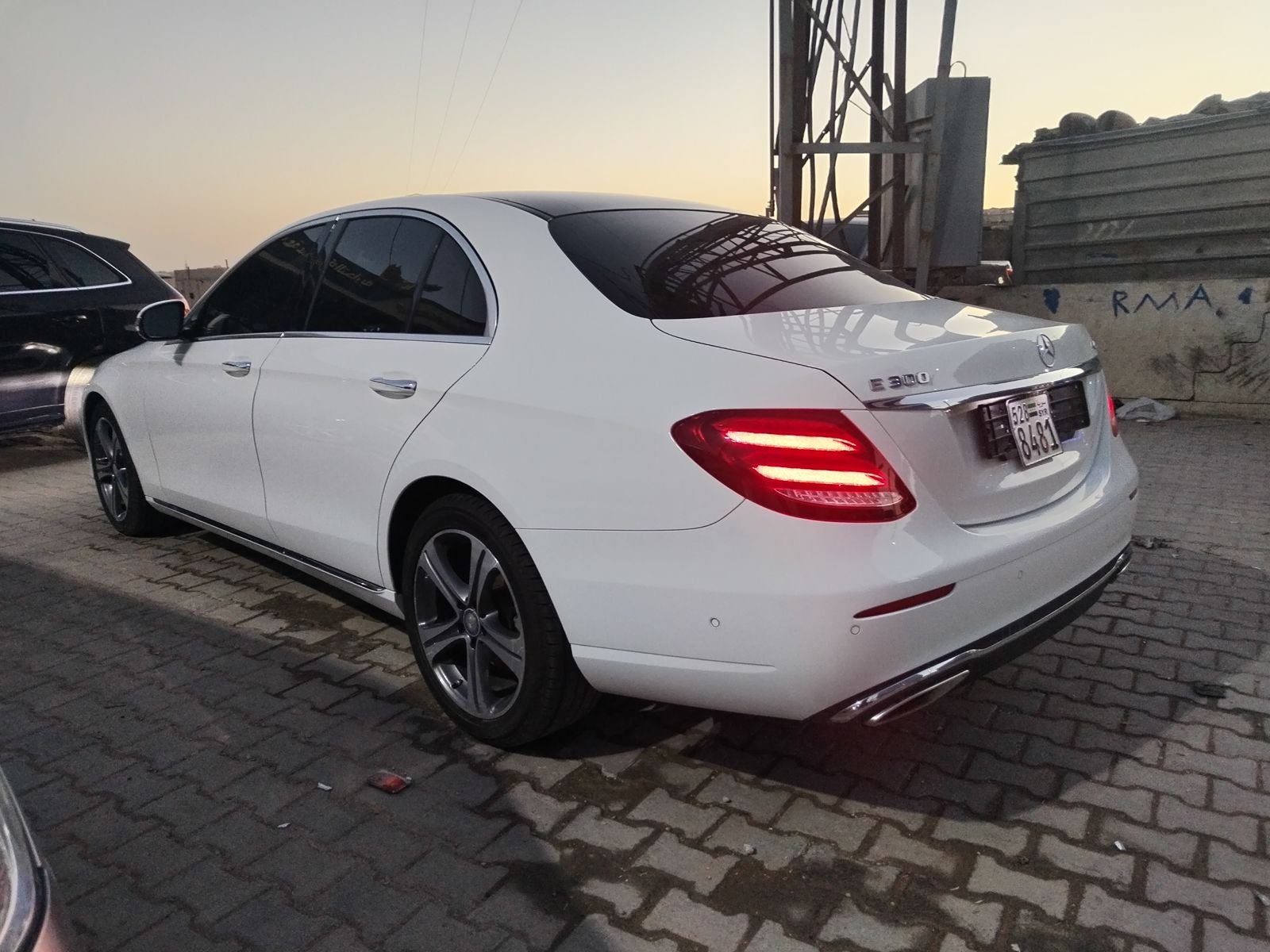 kilometrage car sale mercedes benz e class e 300 4 matic sedan used 2017 aleppo io image