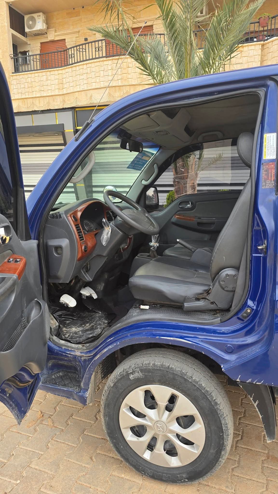 kilometrage car sale hyundai porter ii 2 crdi cargo truck used 2005 aleppo hr image