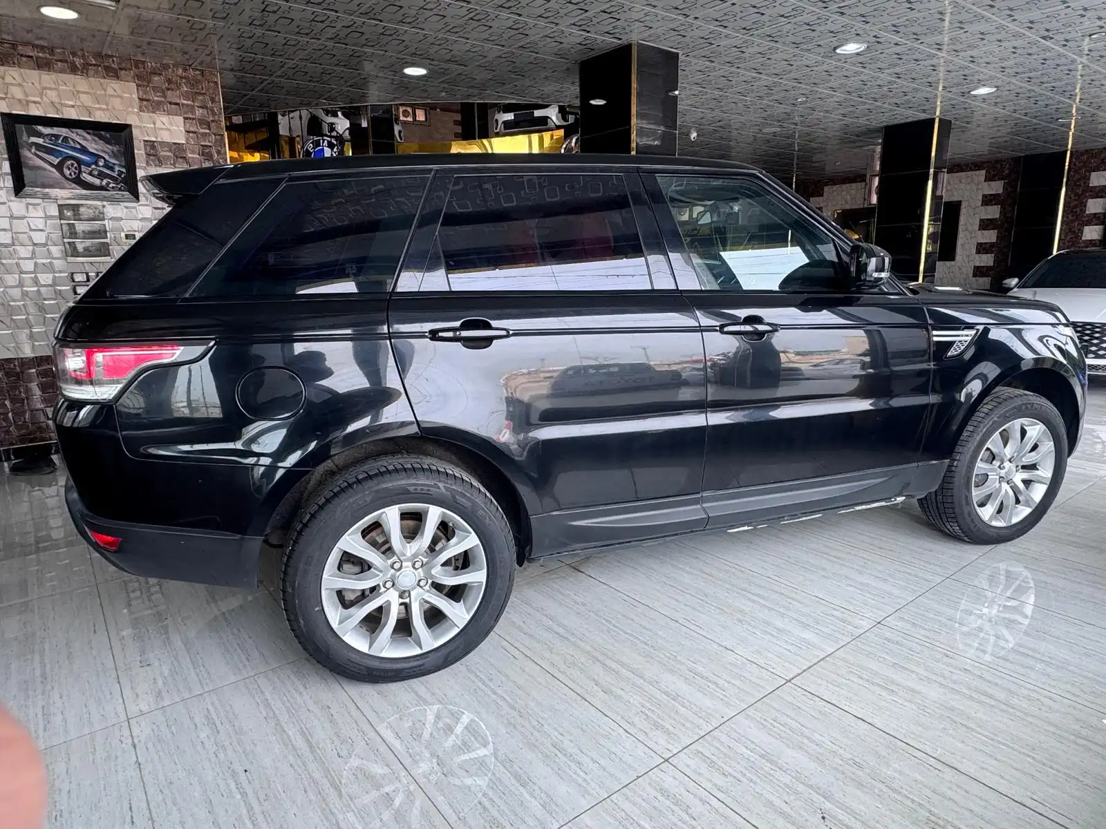 kilometrage car sale land rover range rover sport hse suv used 2013 ow image