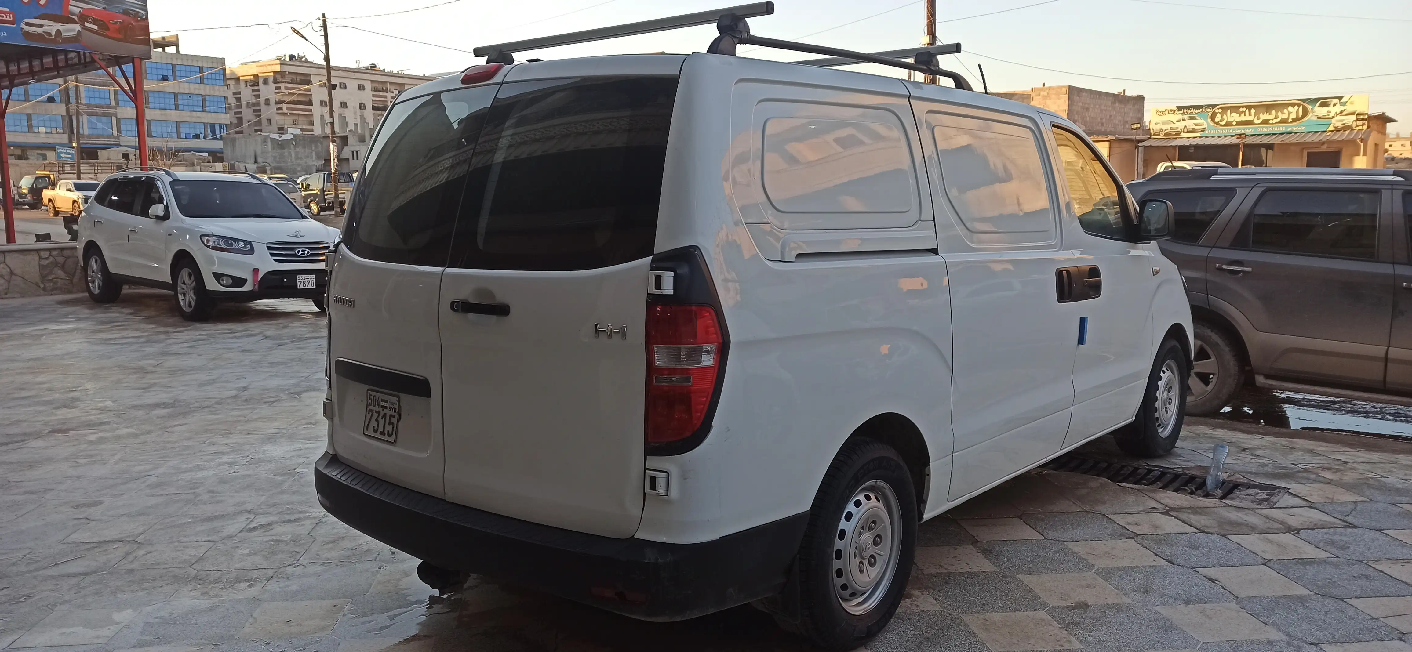 kilometrage car sale hyundai grand starex cvx van used 2011 aleppo wv image