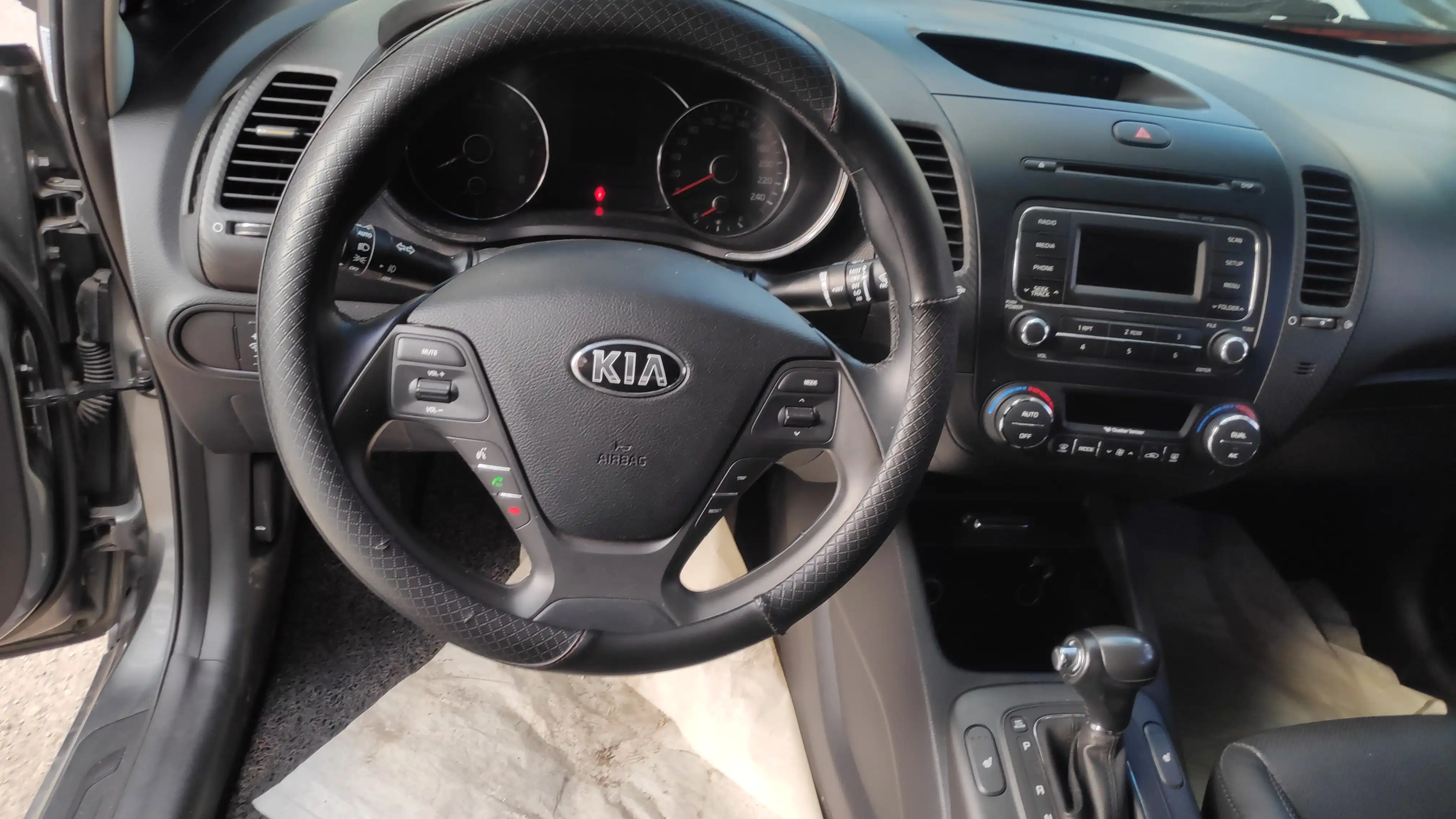 kilometrage car sale kia k3 standard sedan used 2014 tartus qr image