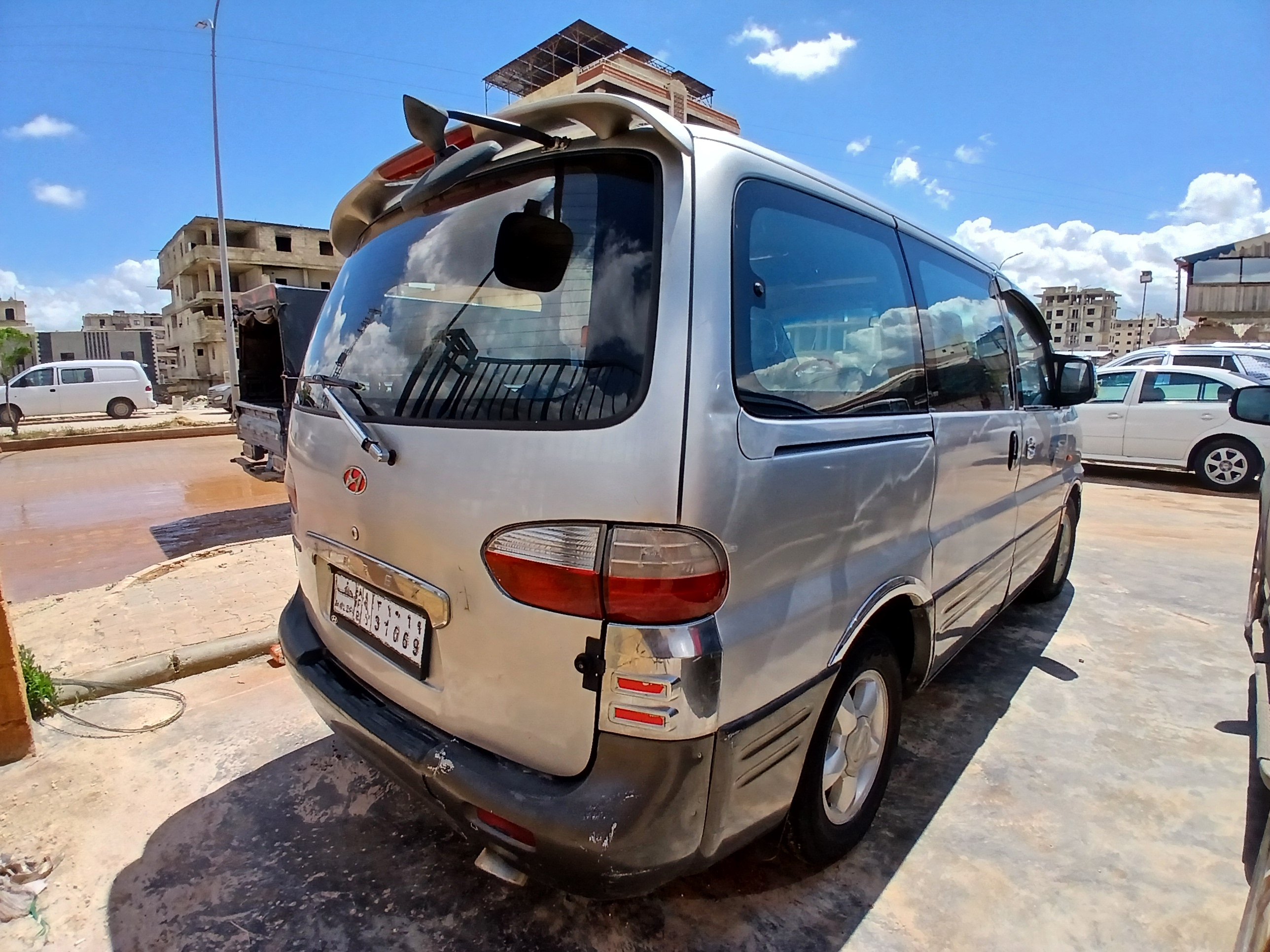 kilometrage car sale hyundai h 1 standard van used 2002 aleppo um image