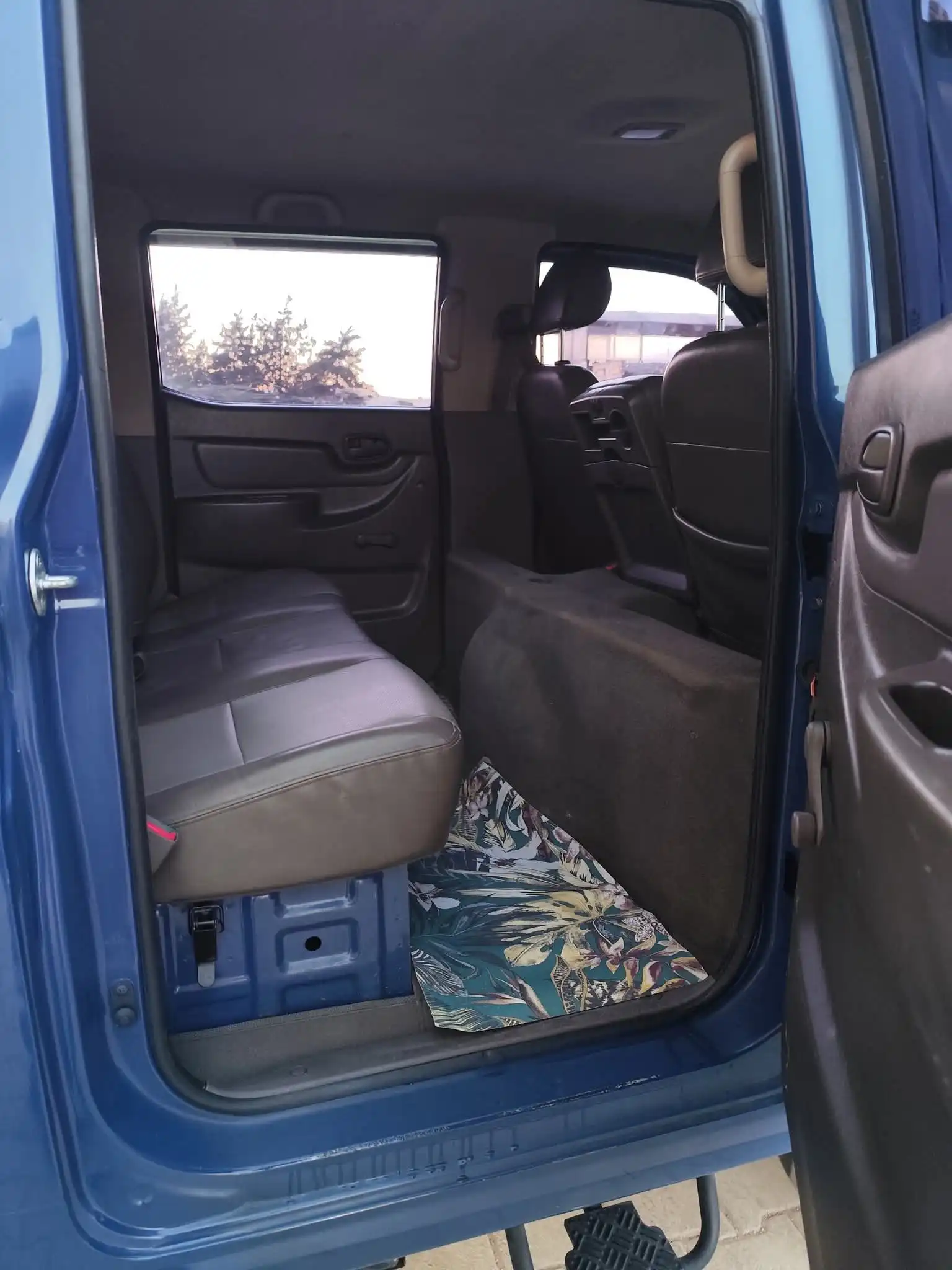 kilometrage car sale hyundai porter 2 crdi cargo truck used 2009 aleppo jr image