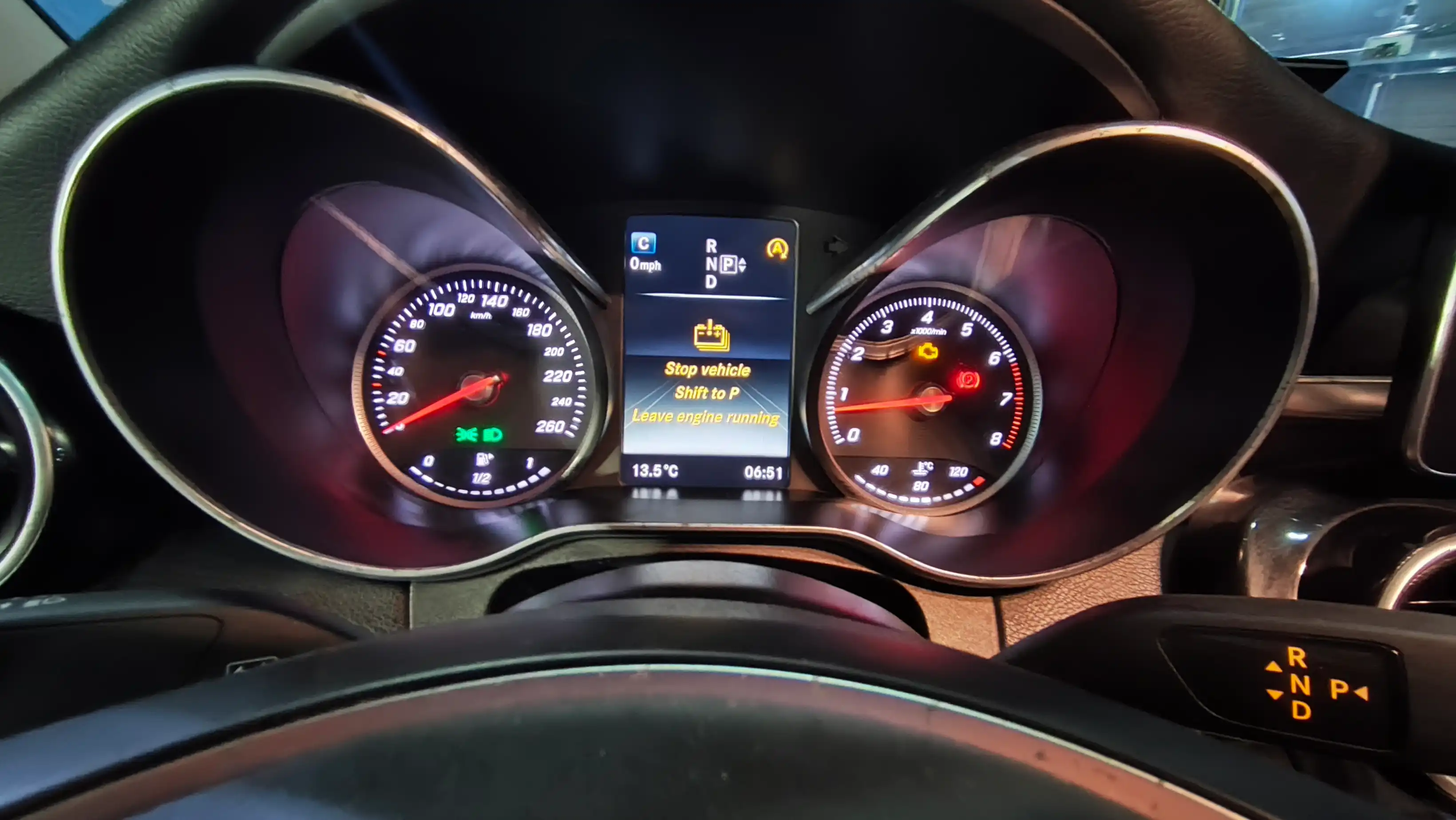 kilometrage car sale mercedes c class 200 sedan used 2015 aleppo hr image