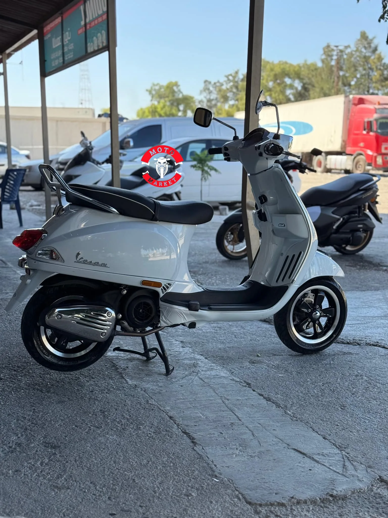 kilometrage motorbike vespa sxl standard scooter used 2024 tartus up image