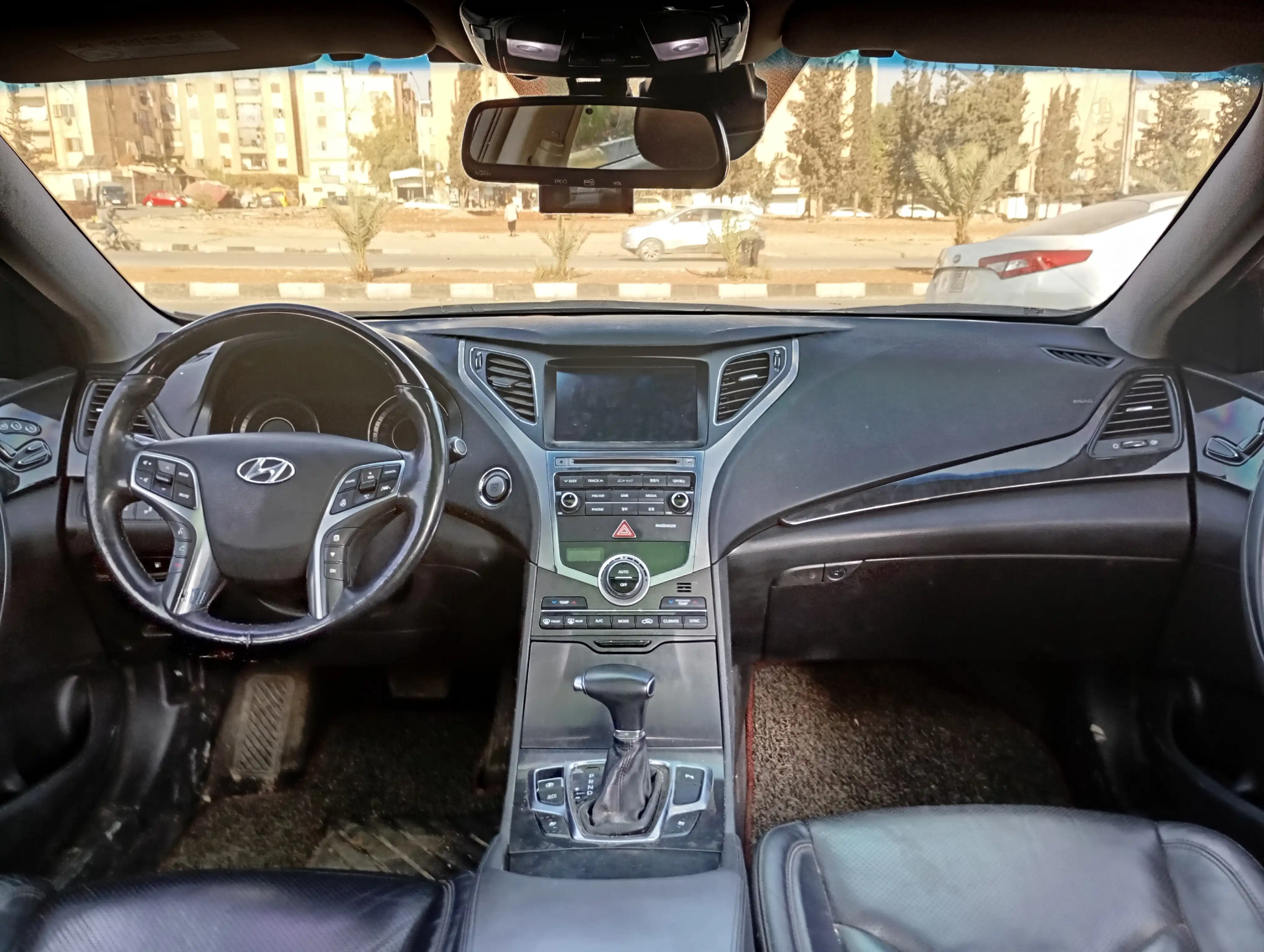 kilometrage car sale hyundai grandeur hg 300 sedan used 2015 aleppo up image