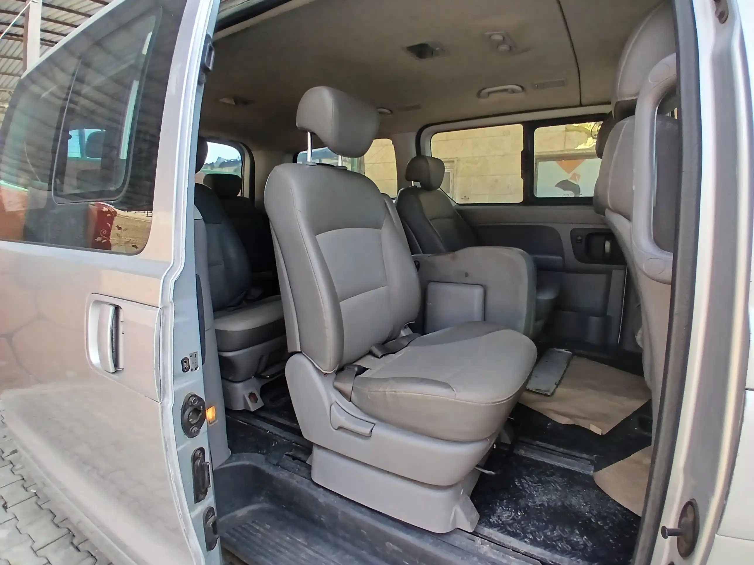 kilometrage car sale hyundai grand starex cvx van used 2010 aleppo hj image