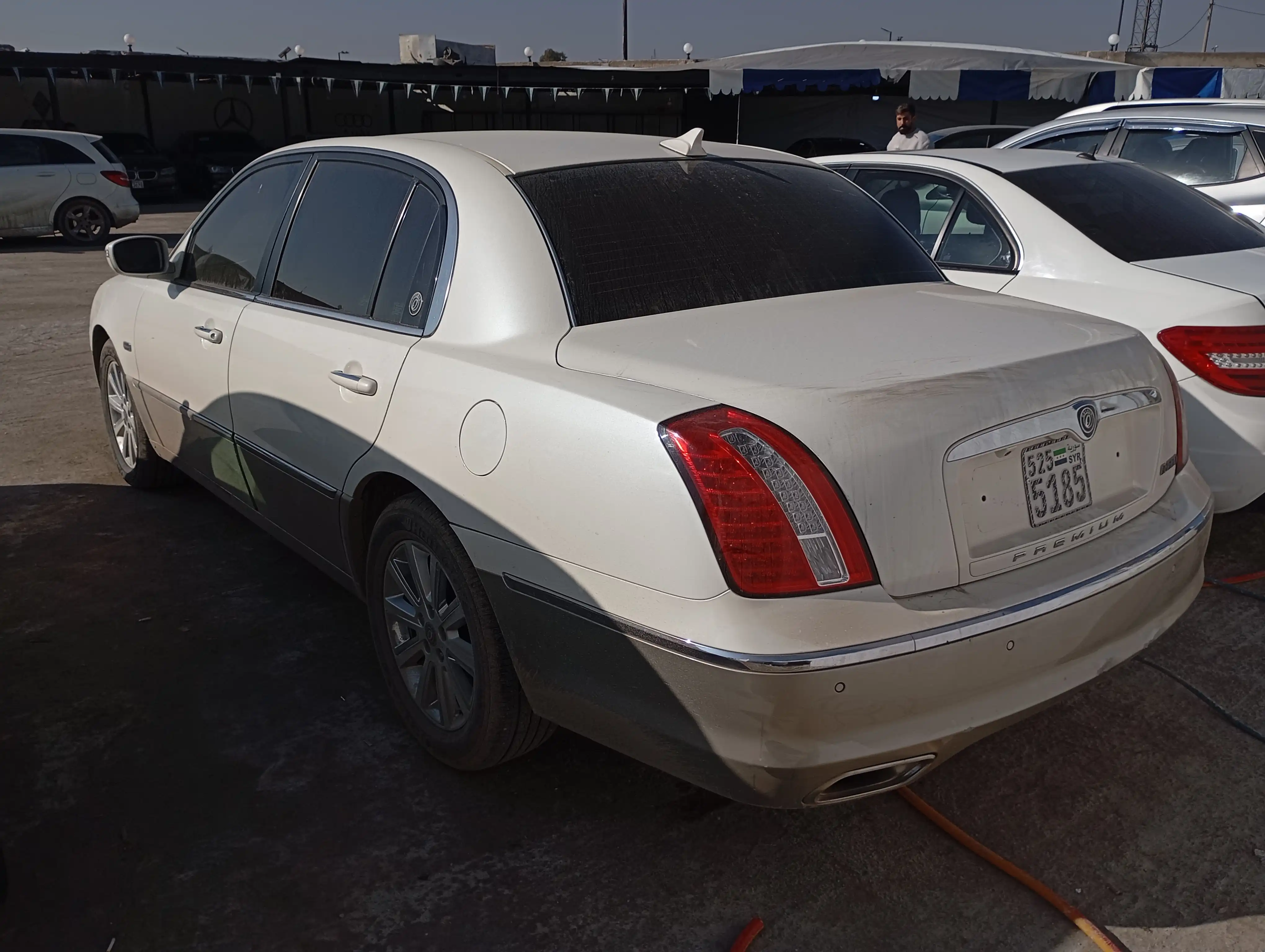 kilometrage car sale kia opirus 3 3l sedan used 2011 aleppo ph image