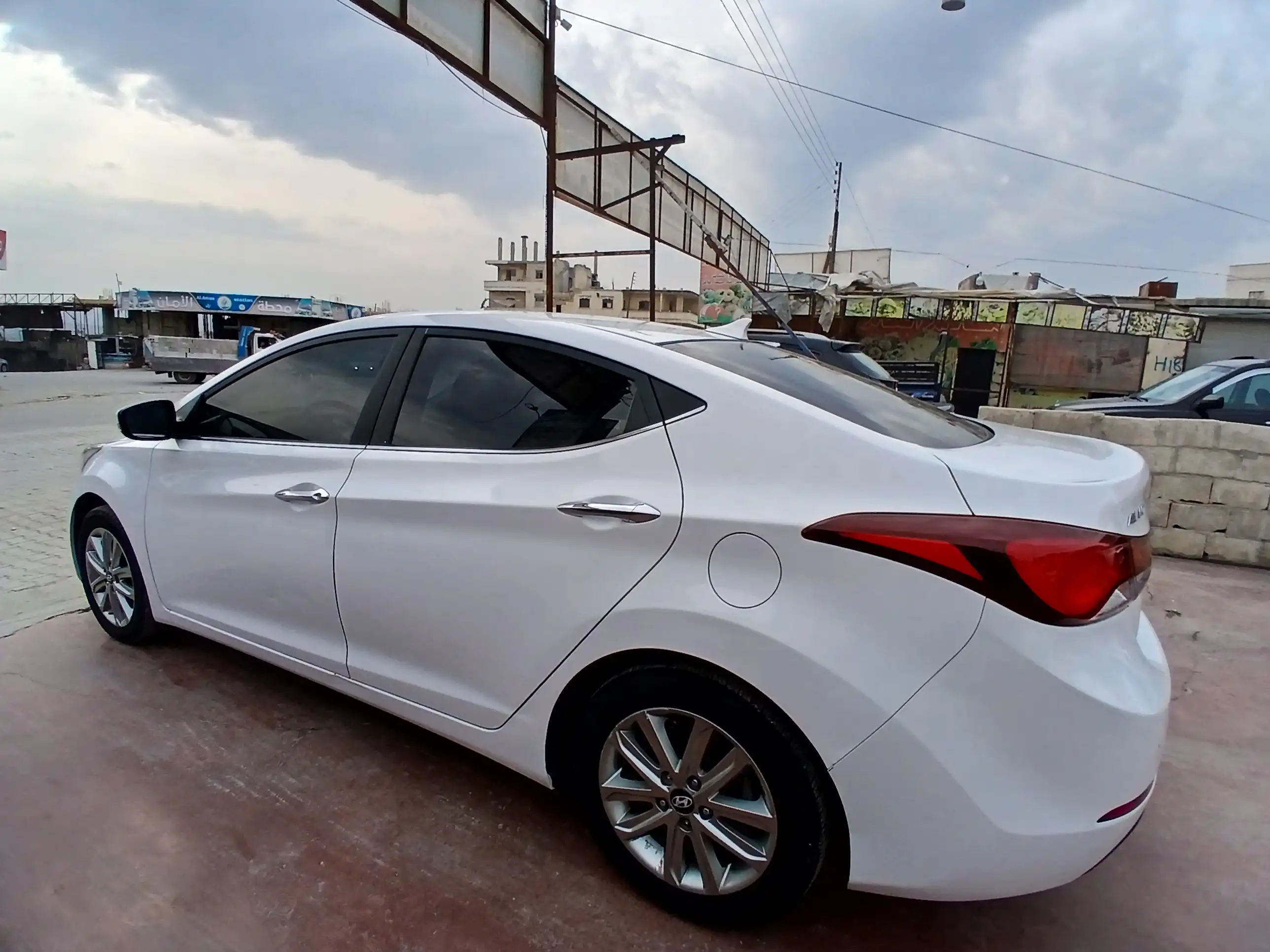 kilometrage car sale hyundai avante standard sedan used 2015 aleppo gm image